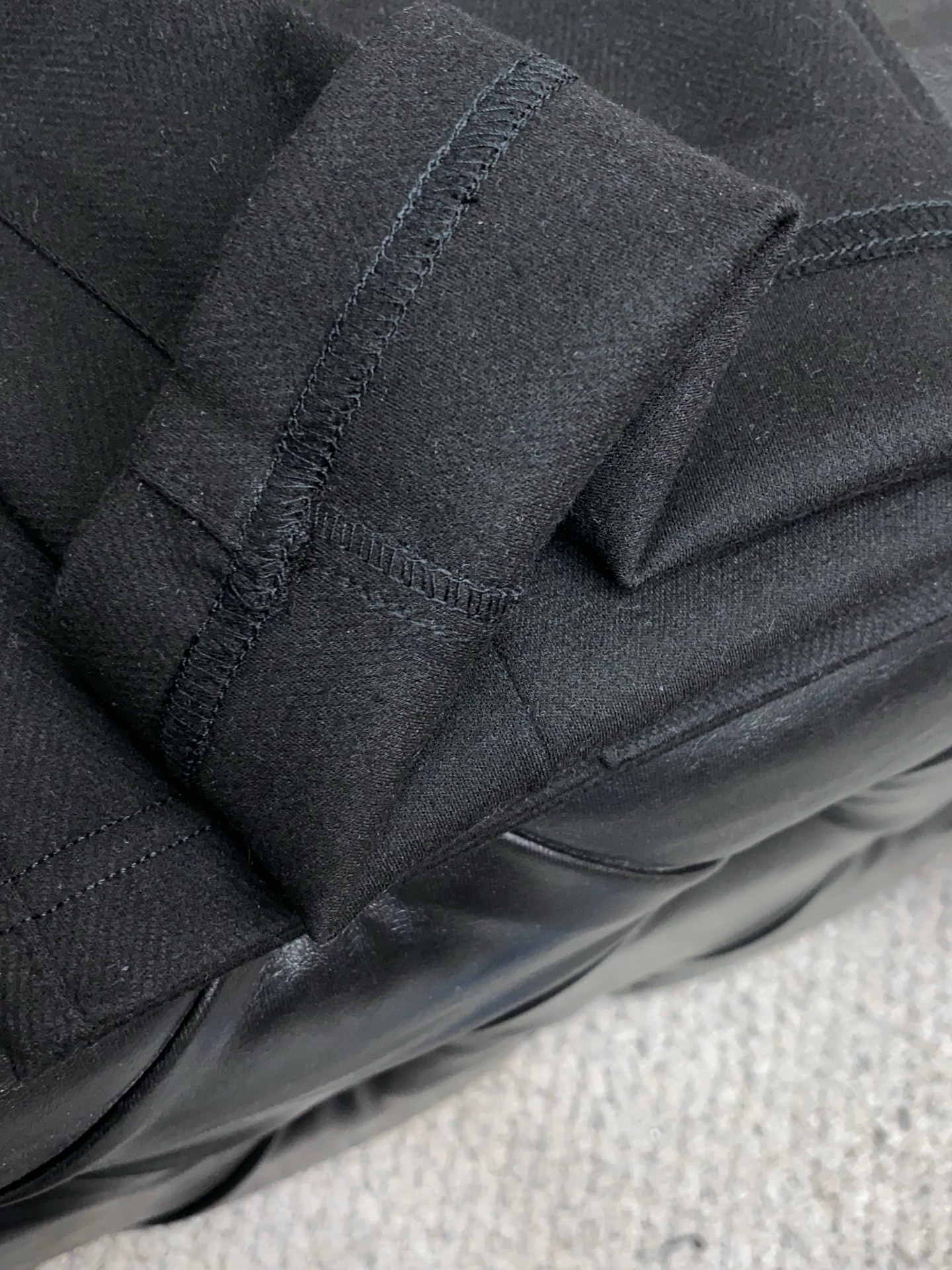 lP🆕 诺悠翩雅 秋冬新款男士直筒运动裤，羊绒羊毛混纺面料、三标齐、松紧腰抽绳、两侧口袋设计，合体的裁剪