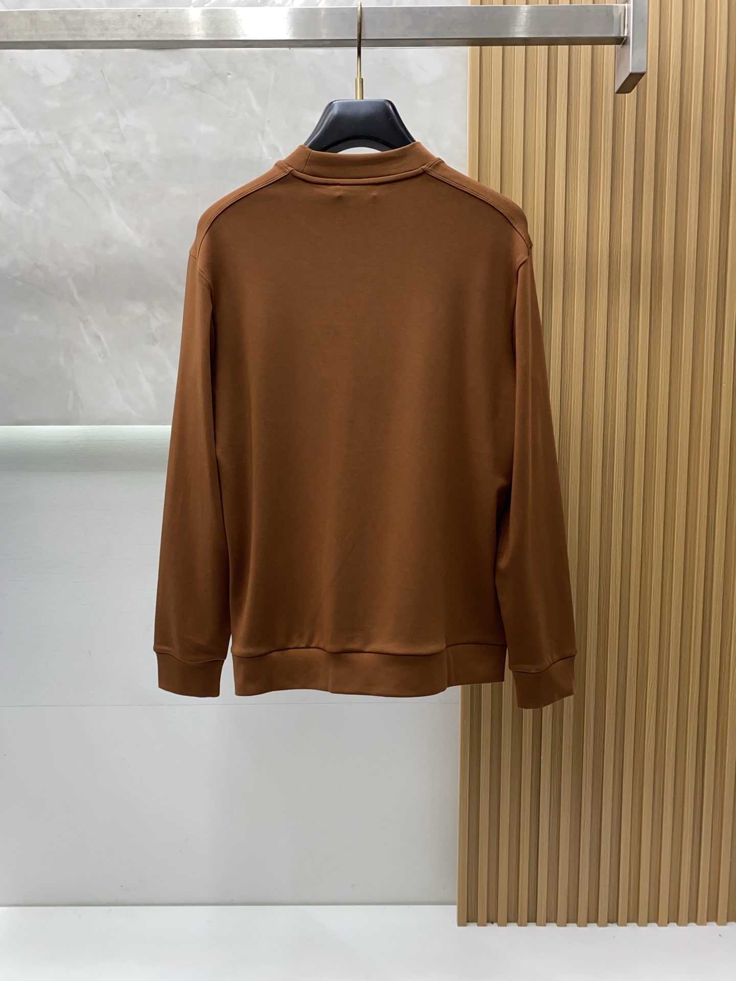 普拉达 2025 秋冬AW新品，时尚休闲打底加厚长袖卫衣专柜同步有售，进口莫戴尔长绒棉拉绒面料，工艺极度