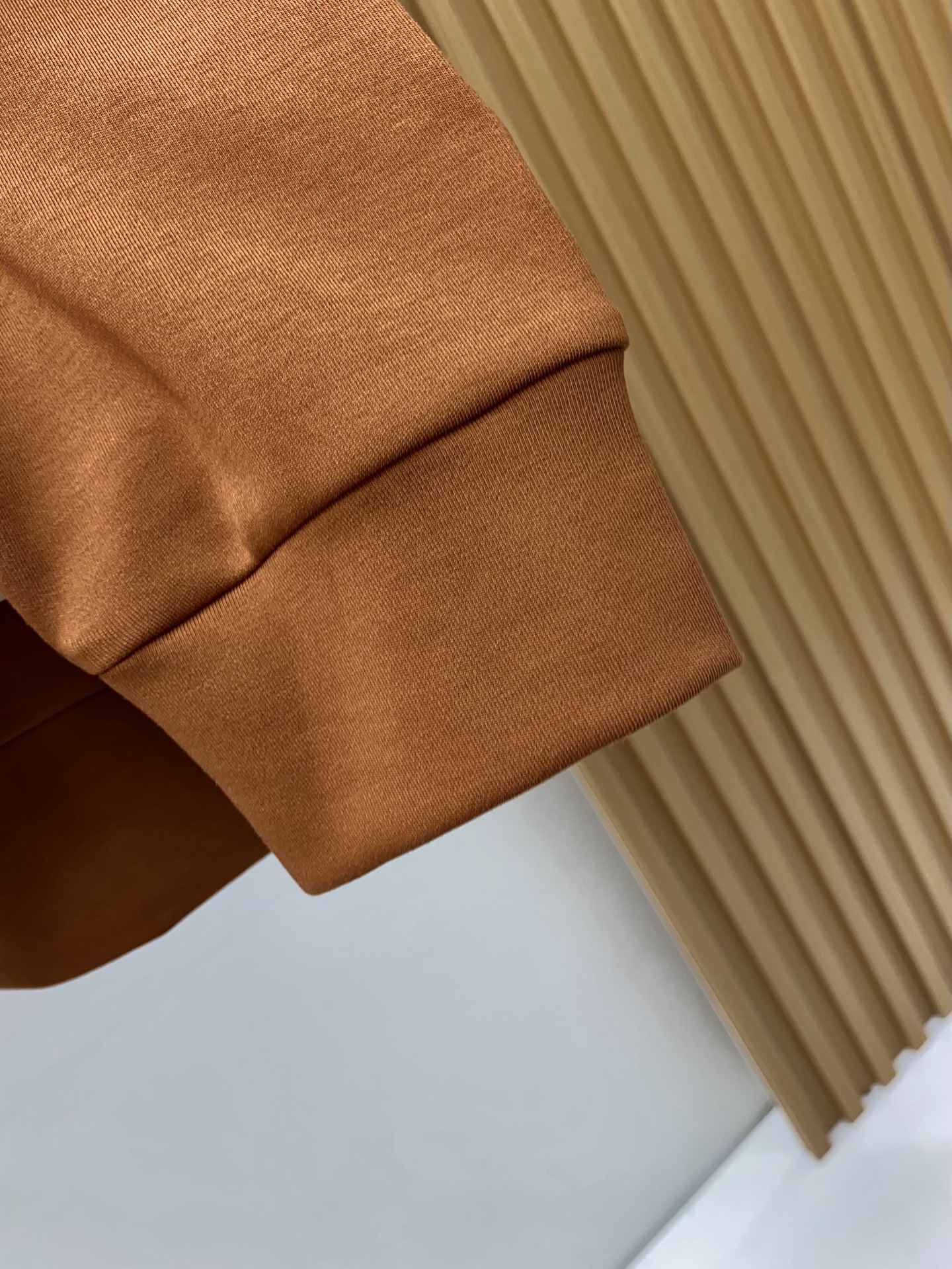 普拉达 2025 秋冬AW新品，时尚休闲打底加厚长袖卫衣专柜同步有售，进口莫戴尔长绒棉拉绒面料，工艺极度