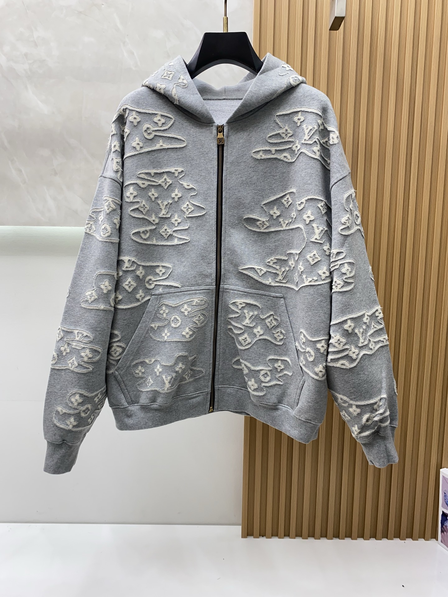 NO:595690,The wrong price is high 1v Louis Vuitton Side zipper composite fabric burnt flower craft sweatshirt Color black light gray Size S~XL (European sizes tend to be larger, please quote your height and weight when ordering),,louis vuitton,hoodie,sweatshirts,alexander wang19860909上错价高 1v 路易威登 侧边拉链复合面料烧花工艺卫衣 颜色黑色 浅灰 尺码S~XL(欧码偏大报身高体重下单),,louis vuitton,hoodie,sweatshirts,alexander wang,Men's clothing
