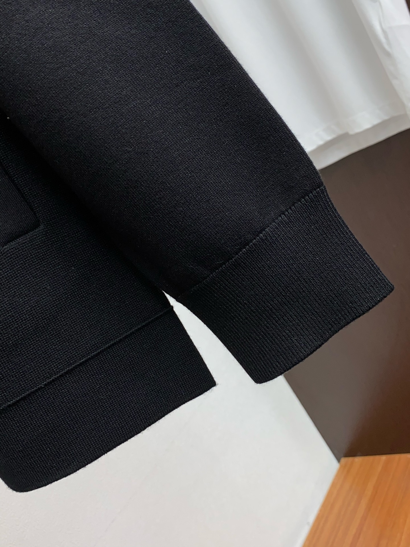 🌾 lP🆕 诺优翩雅 新款来袭！羊毛男士翻领拉链开衫毛衣外套，清爽干练的小立领设计，独特的编织工艺，让纹