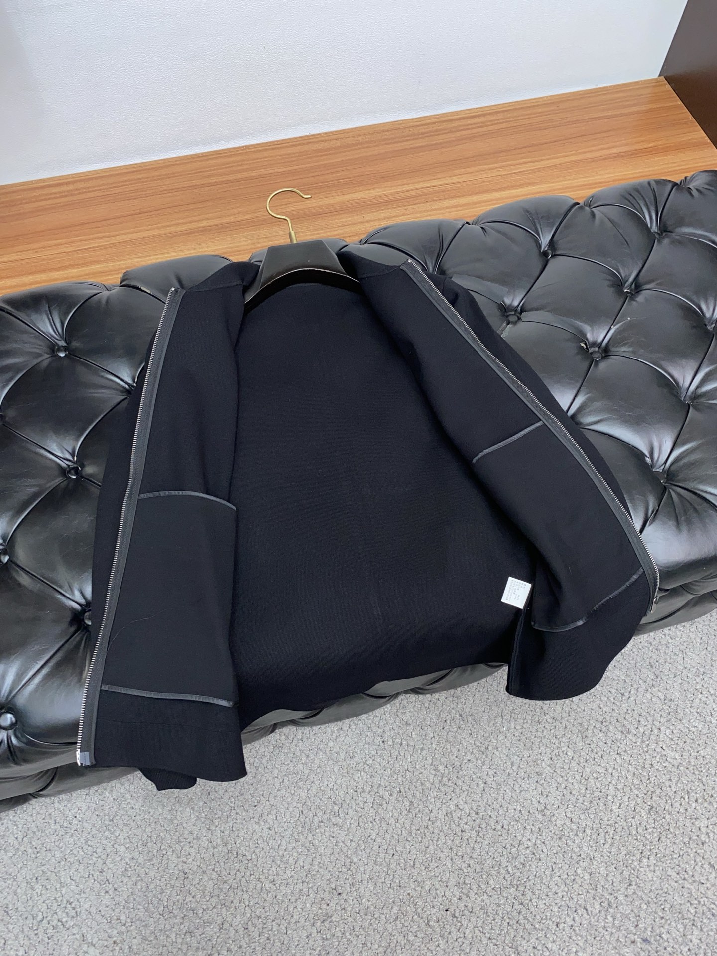 🌾 lP🆕 诺优翩雅 新款来袭！羊毛男士翻领拉链开衫毛衣外套，清爽干练的小立领设计，独特的编织工艺，让纹