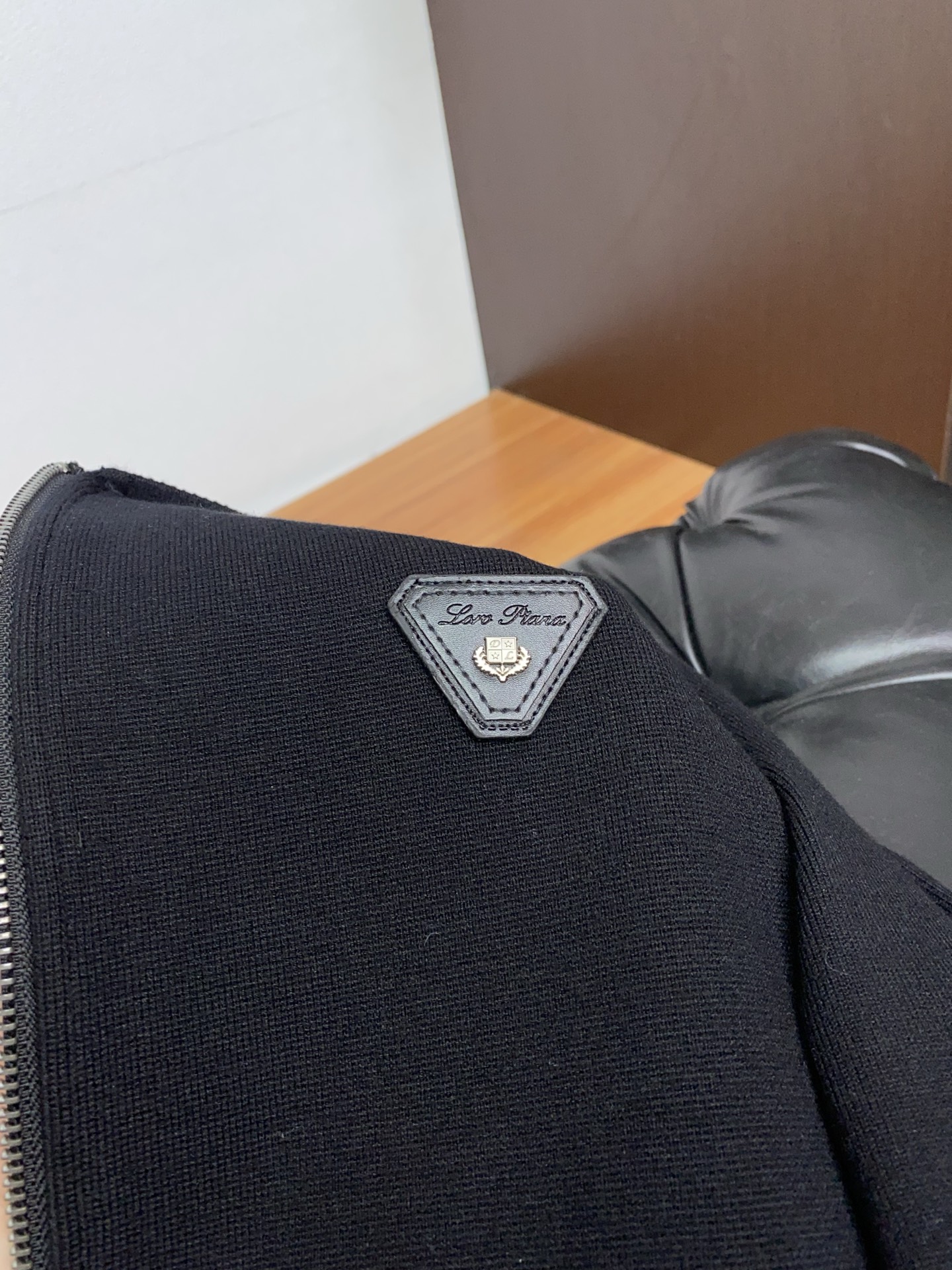 🌾 lP🆕 诺优翩雅 新款来袭！羊毛男士翻领拉链开衫毛衣外套，清爽干练的小立领设计，独特的编织工艺，让纹