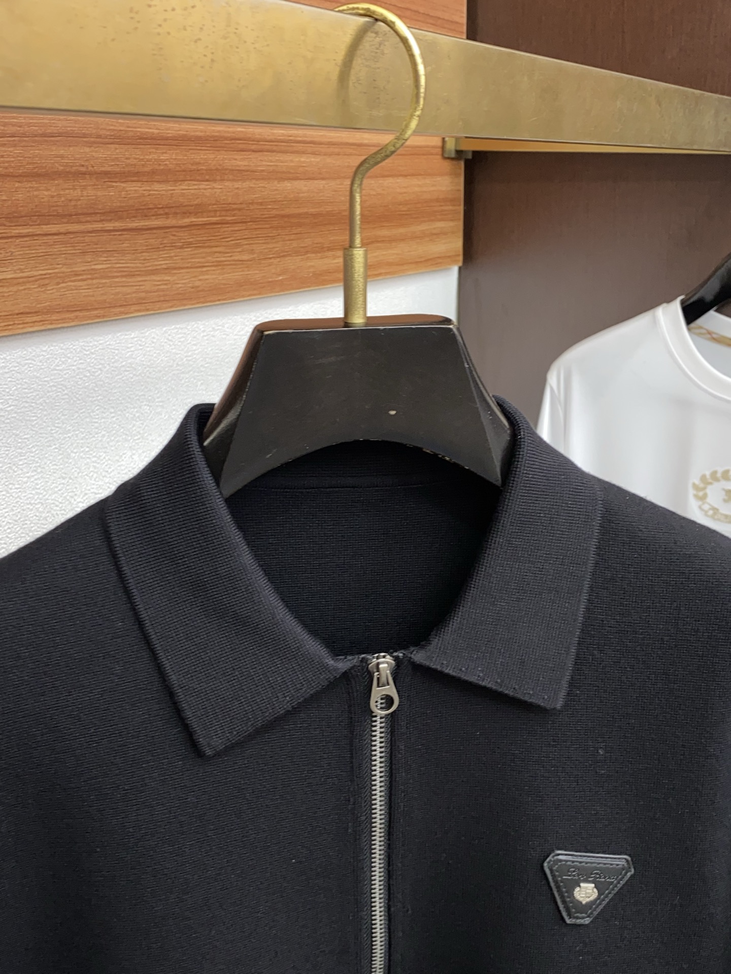 🌾 lP🆕 诺优翩雅 新款来袭！羊毛男士翻领拉链开衫毛衣外套，清爽干练的小立领设计，独特的编织工艺，让纹