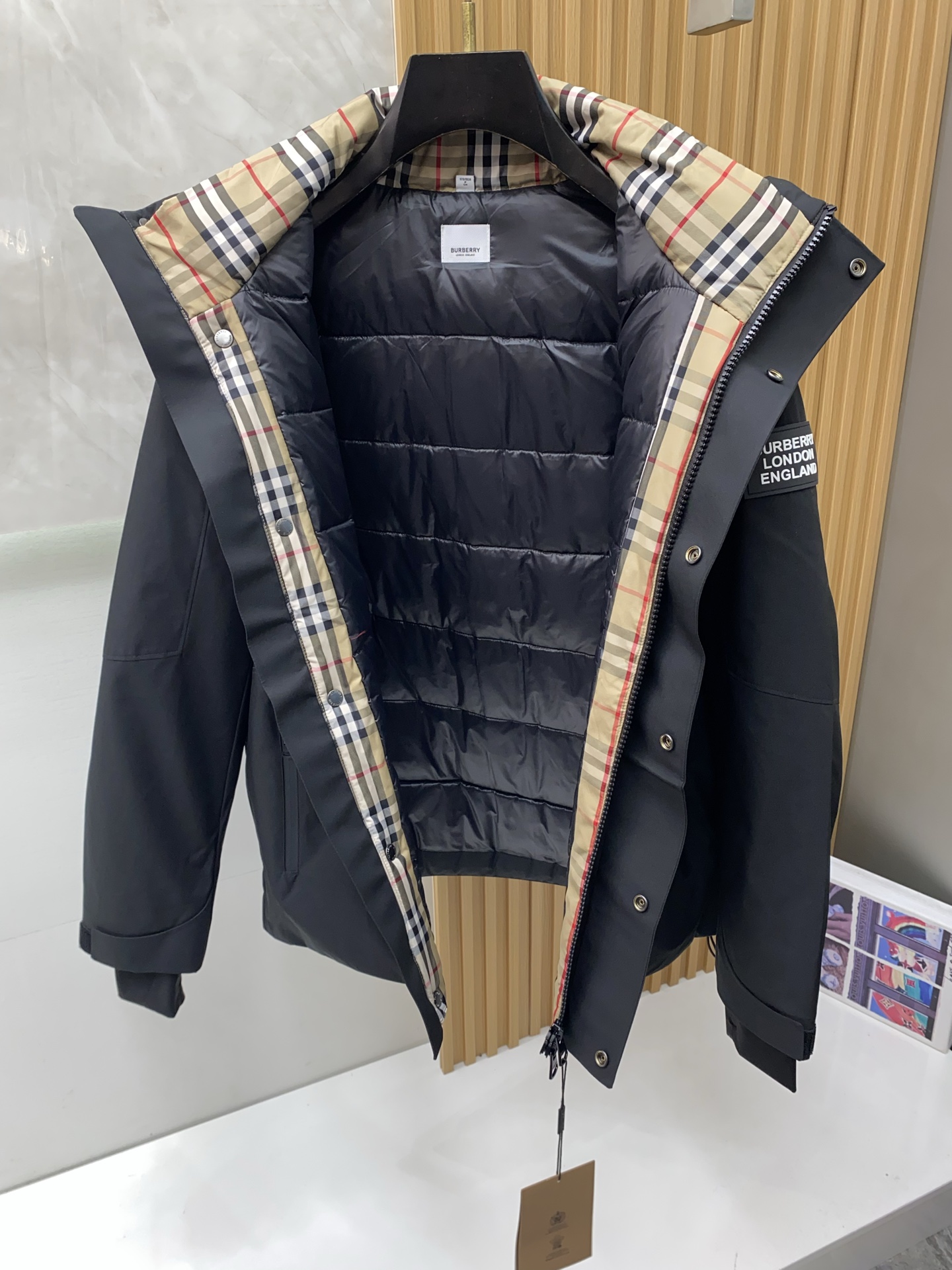 巴宝莉 秋冬新款羽绒服 原版1:1订制五金配件全进口原版定制 欢迎专柜对比 绝对的高品质 采用顶级90白