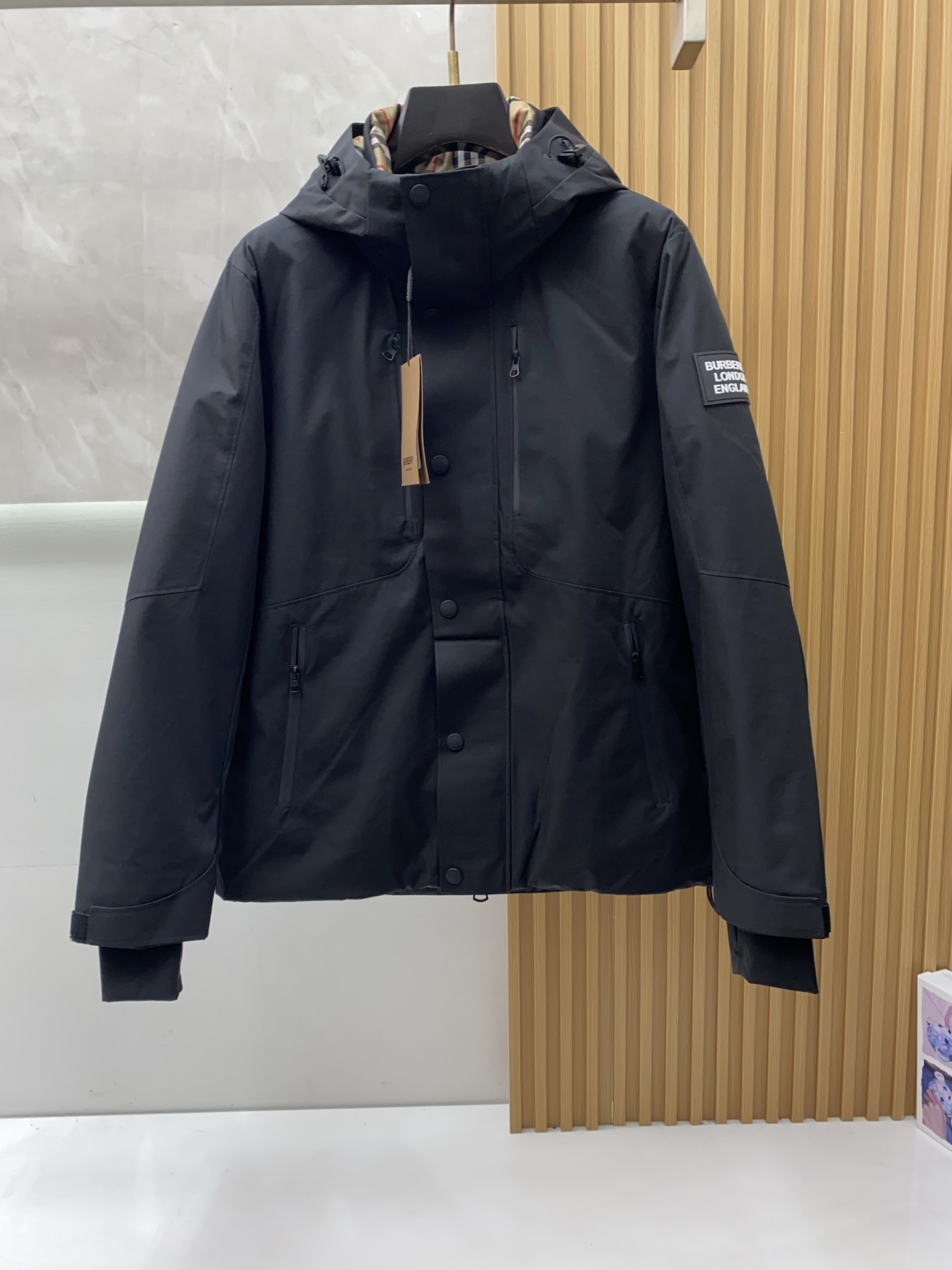 巴宝莉 秋冬新款羽绒服 原版1:1订制五金配件全进口原版定制 欢迎专柜对比 绝对的高品质 采用顶级90白