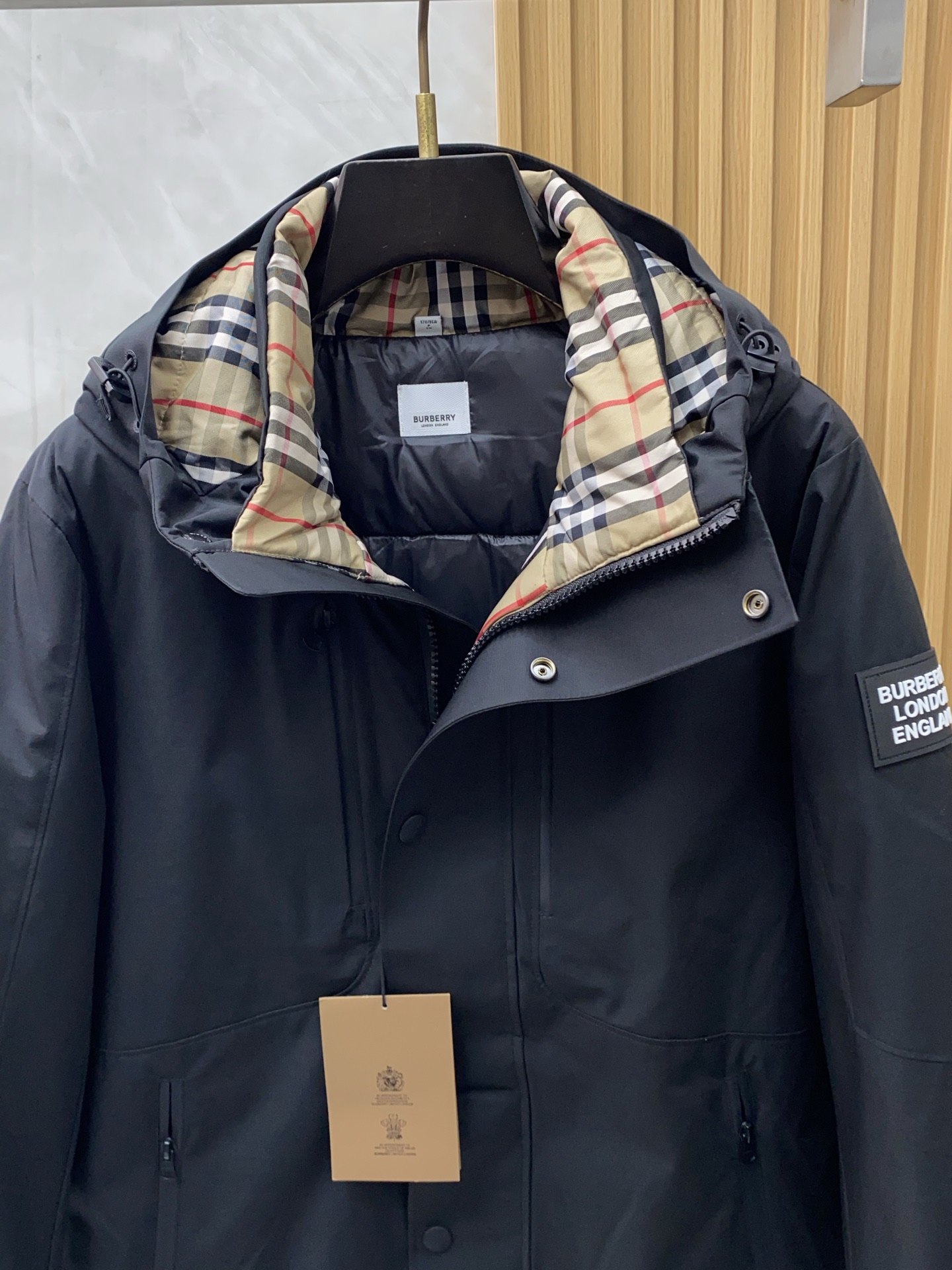 巴宝莉 秋冬新款羽绒服 原版1:1订制五金配件全进口原版定制 欢迎专柜对比 绝对的高品质 采用顶级90白