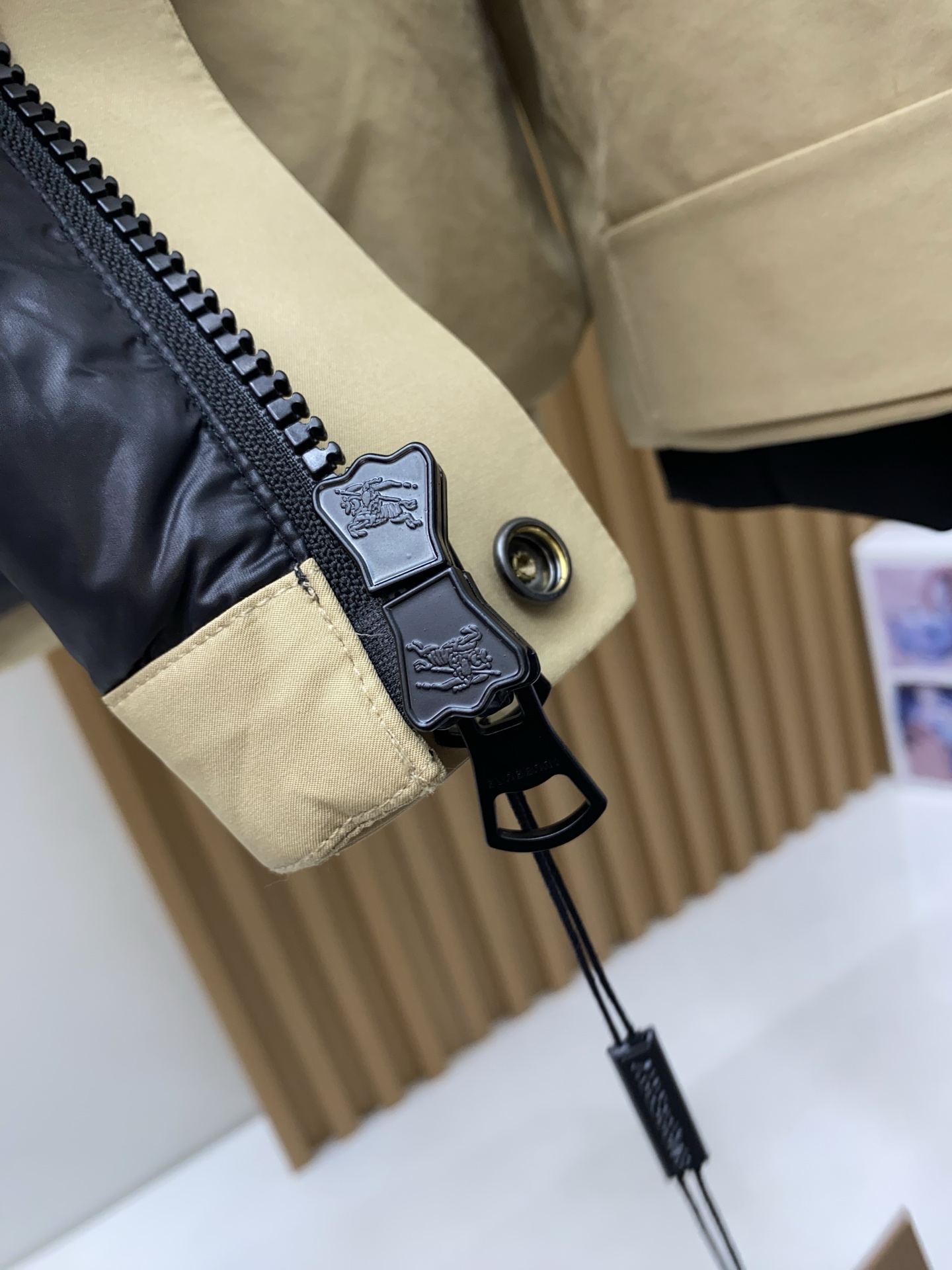 巴宝莉 秋冬新款羽绒服 原版1:1订制五金配件全进口原版定制 欢迎专柜对比 绝对的高品质 采用顶级90白