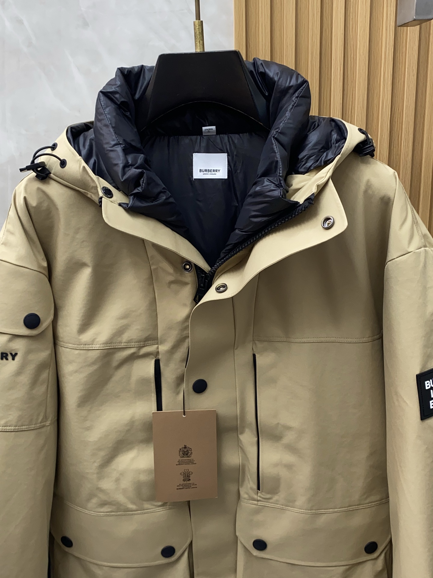 巴宝莉 秋冬新款羽绒服 原版1:1订制五金配件全进口原版定制 欢迎专柜对比 绝对的高品质 采用顶级90白