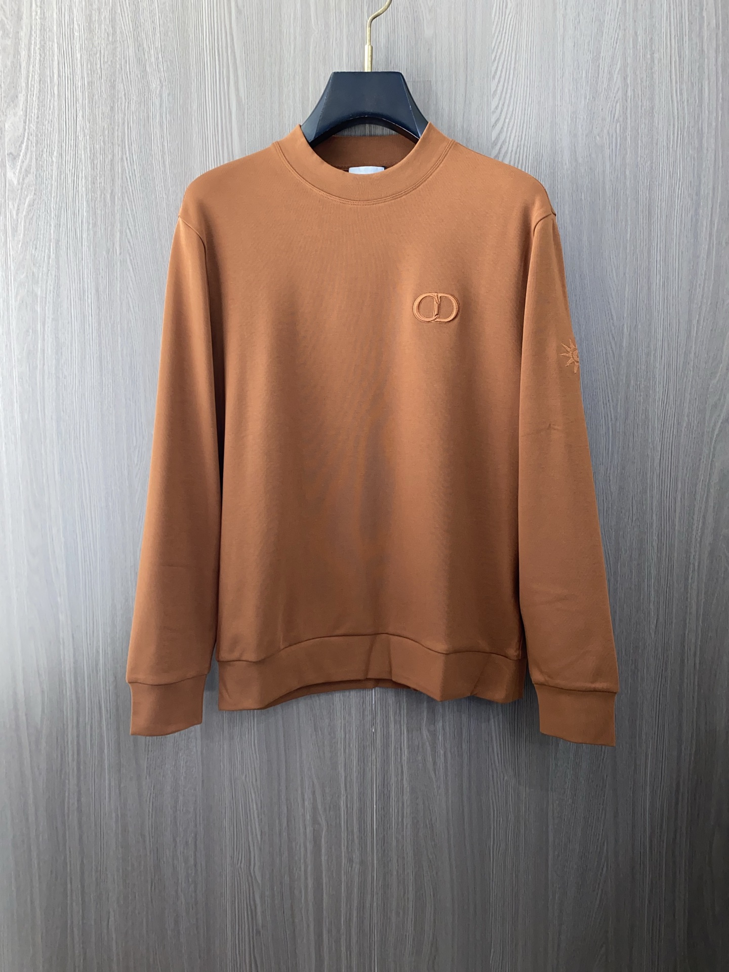 迪奥 2025 秋冬AW新品，时尚休闲打底加厚长袖卫衣专柜同步有售，进口加厚莫戴尔长绒棉拉绒面料，工艺极