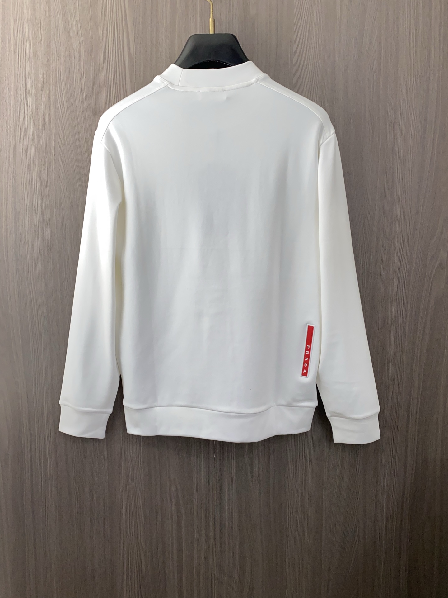 🌾 普拉达 2025 秋冬AW新品，时尚休闲打底加厚长袖卫衣专柜同步有售，进口加厚莫戴尔长绒棉拉绒面料，