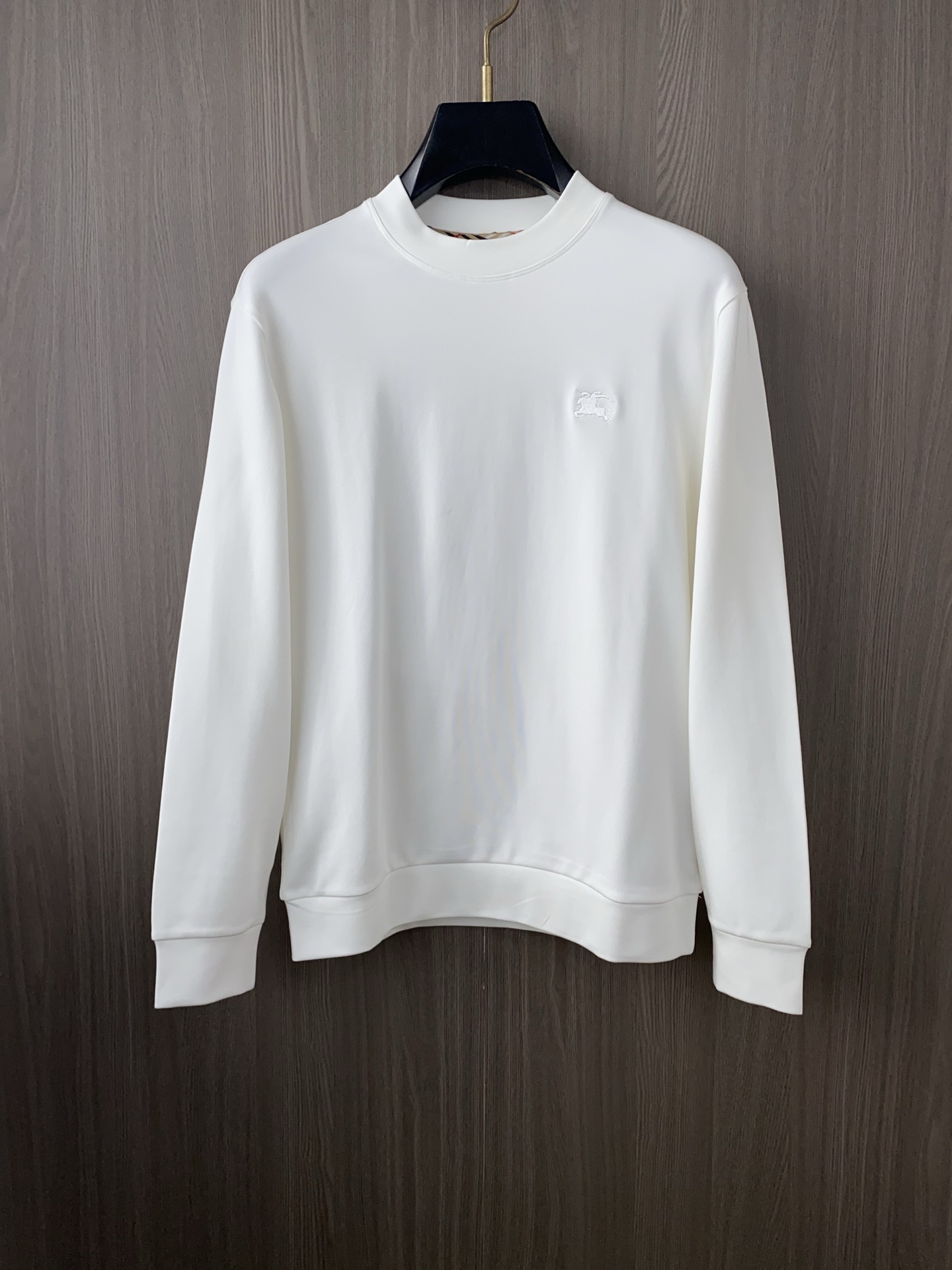 🌾 普拉达 2025 秋冬AW新品，时尚休闲打底加厚长袖卫衣专柜同步有售，进口加厚莫戴尔长绒棉拉绒面料，