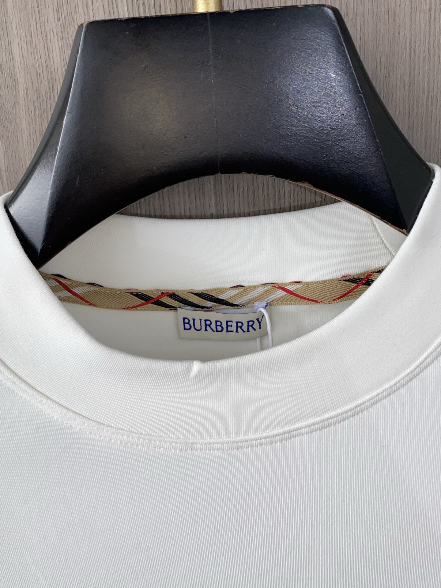 🌾 普拉达 2025 秋冬AW新品，时尚休闲打底加厚长袖卫衣专柜同步有售，进口加厚莫戴尔长绒棉拉绒面料，