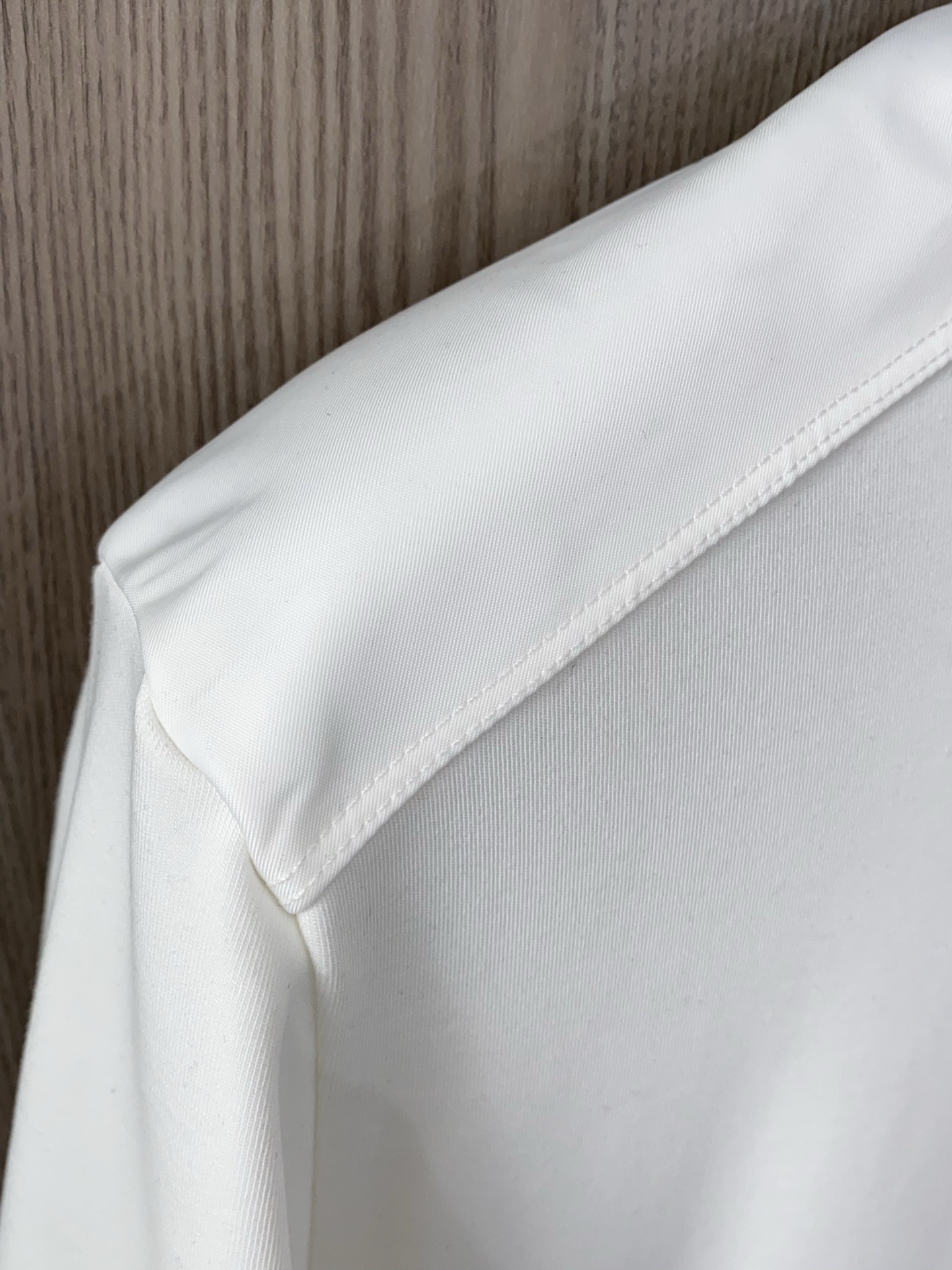 🌾 普拉达 2025 秋冬AW新品，时尚休闲打底加厚长袖卫衣专柜同步有售，进口加厚莫戴尔长绒棉拉绒面料，