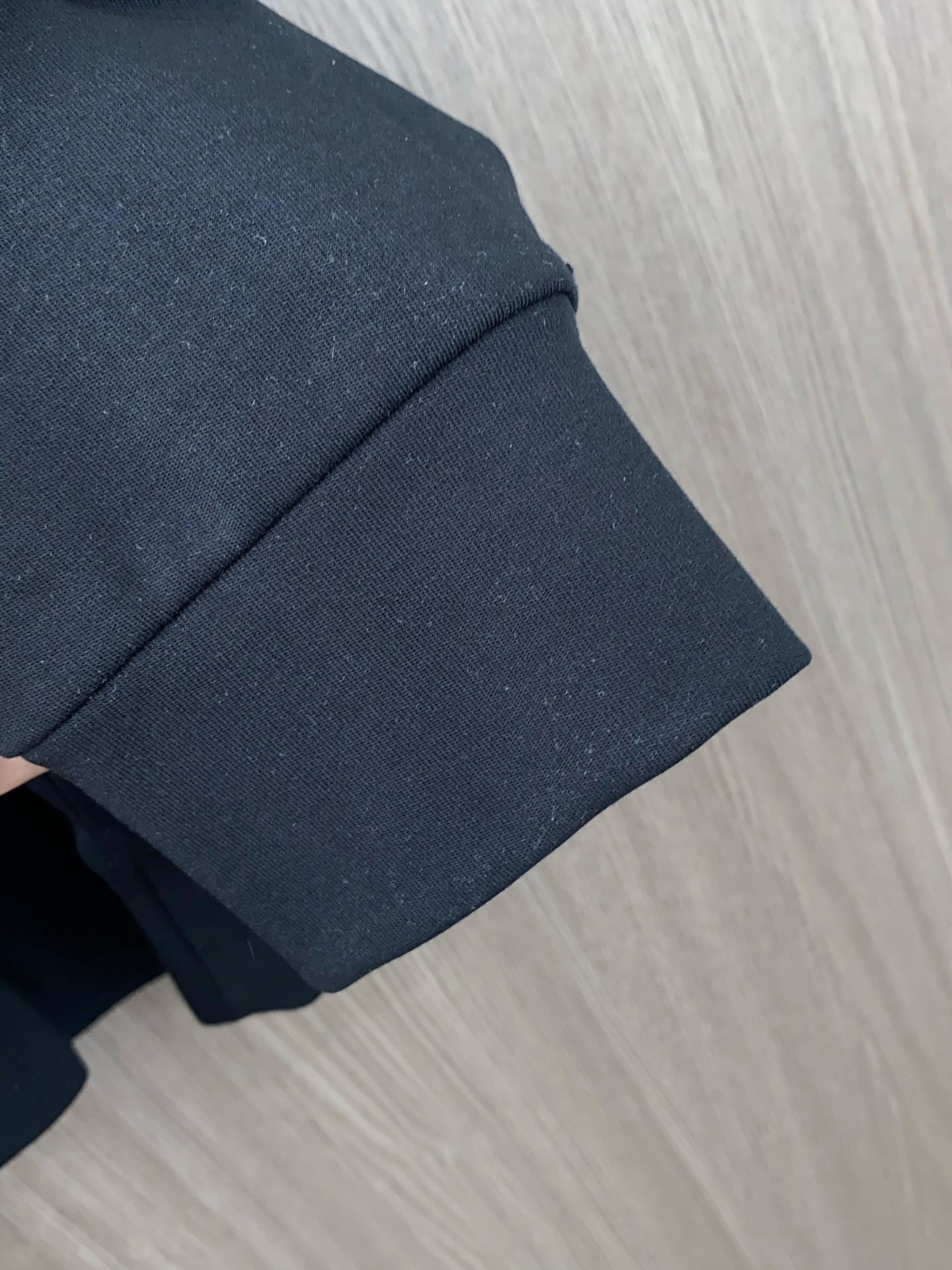 普拉达 2025 秋冬AW新品，时尚休闲打底加厚长袖卫衣专柜同步有售，进口加厚莫戴尔长绒棉拉绒面料，工艺