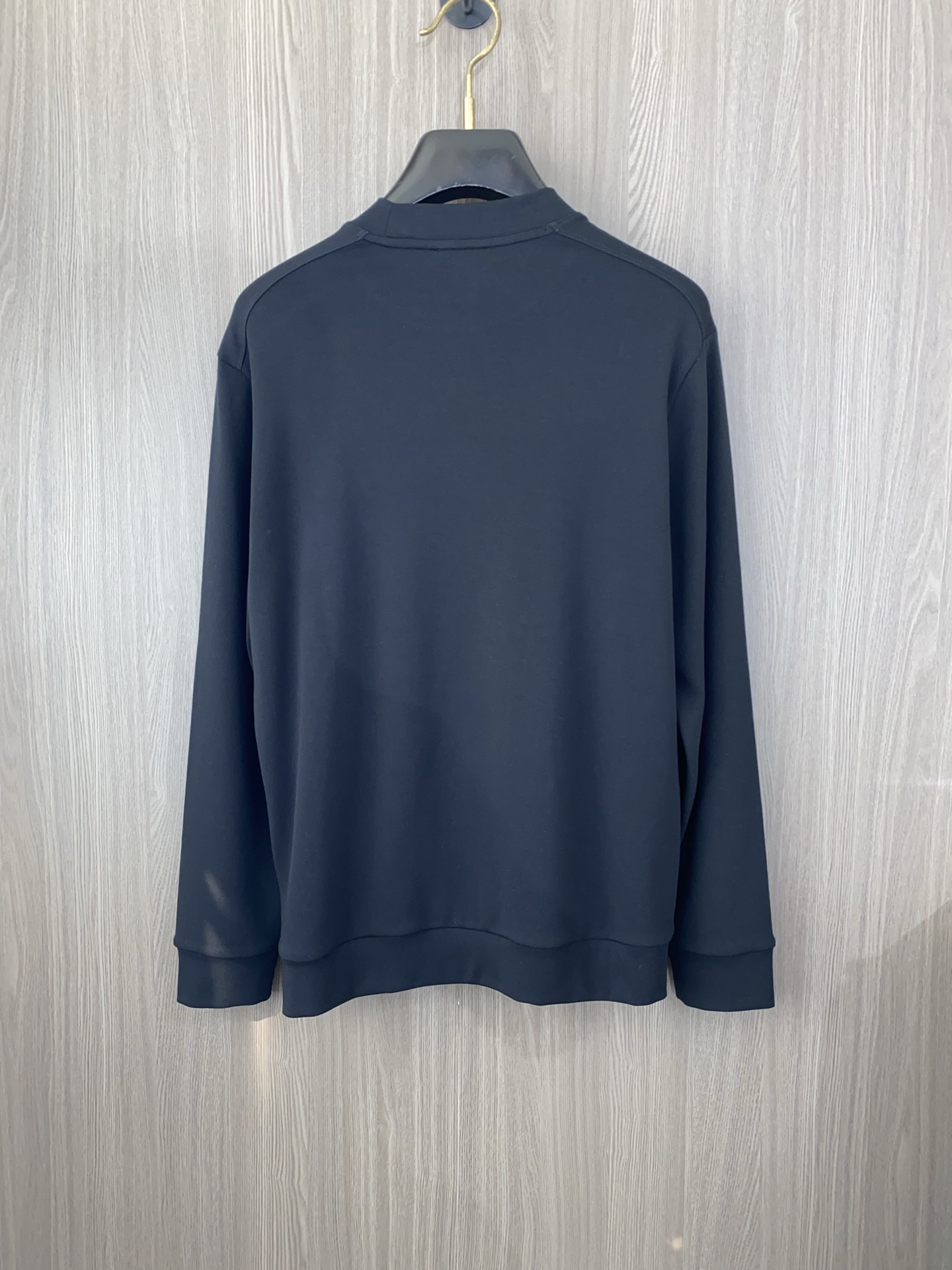 普拉达 2025 秋冬AW新品，时尚休闲打底加厚长袖卫衣专柜同步有售，进口加厚莫戴尔长绒棉拉绒面料，工艺