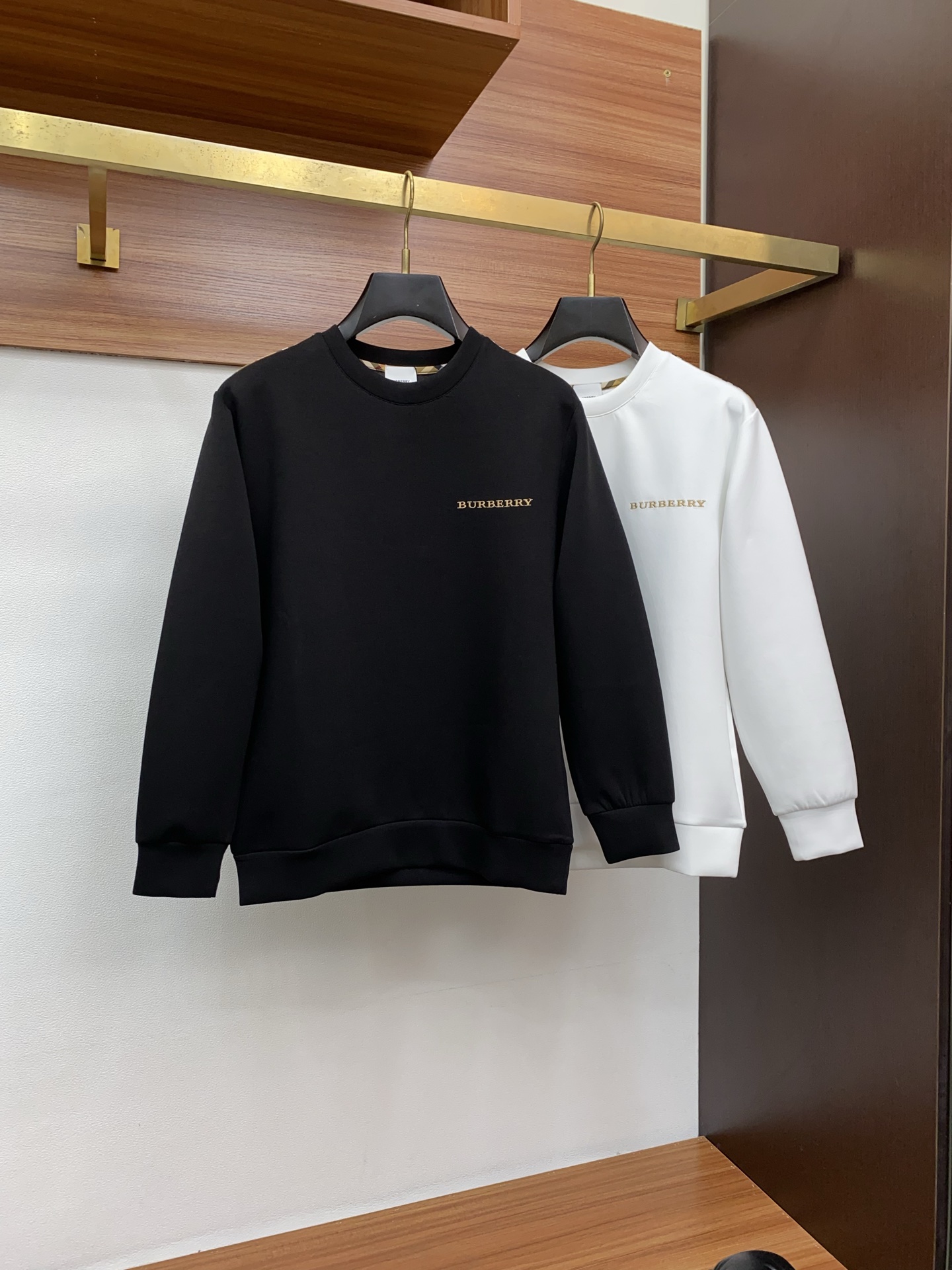 巴宝莉 2025秋冬新品，男士基础款圆领长袖T恤打底衫！贸易公司渠道稀出，同步GW发售，选用客供进口26