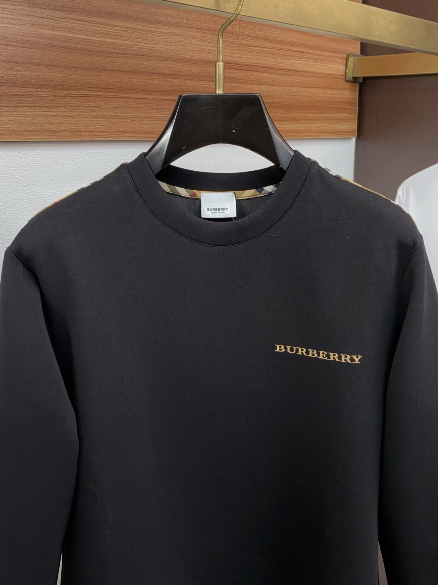 巴宝莉 2025秋冬新品，男士基础款圆领长袖T恤打底衫！贸易公司渠道稀出，同步GW发售，选用客供进口26