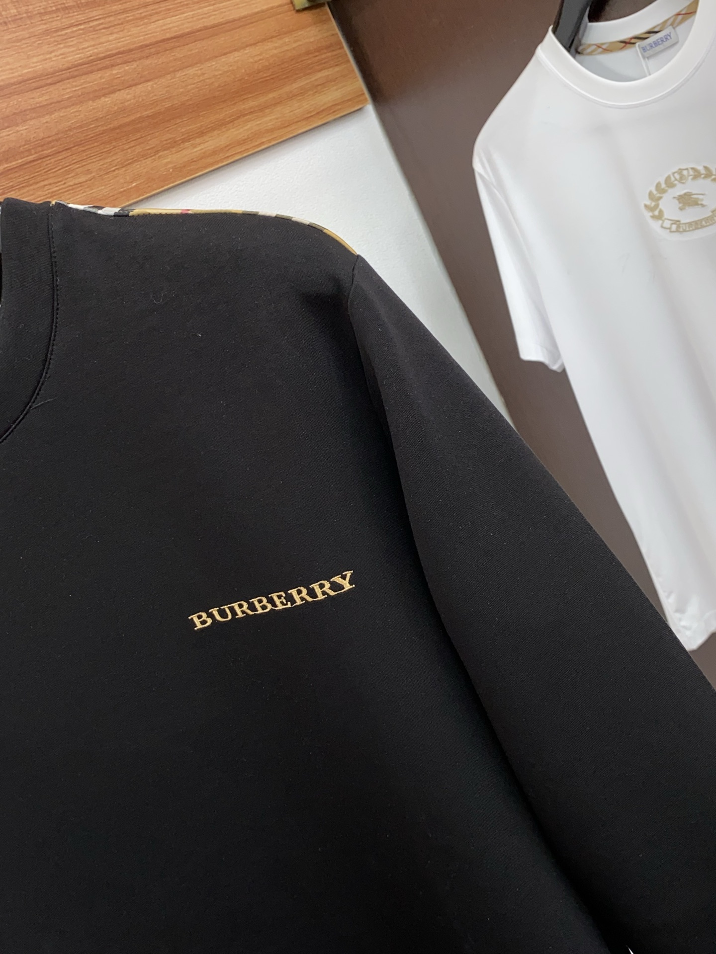 巴宝莉 2025秋冬新品，男士基础款圆领长袖T恤打底衫！贸易公司渠道稀出，同步GW发售，选用客供进口26