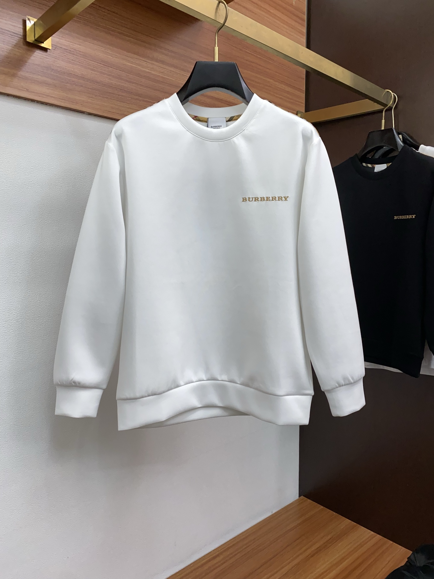 巴宝莉 2025秋冬新品，男士基础款圆领长袖T恤打底衫！贸易公司渠道稀出，同步GW发售，选用客供进口26