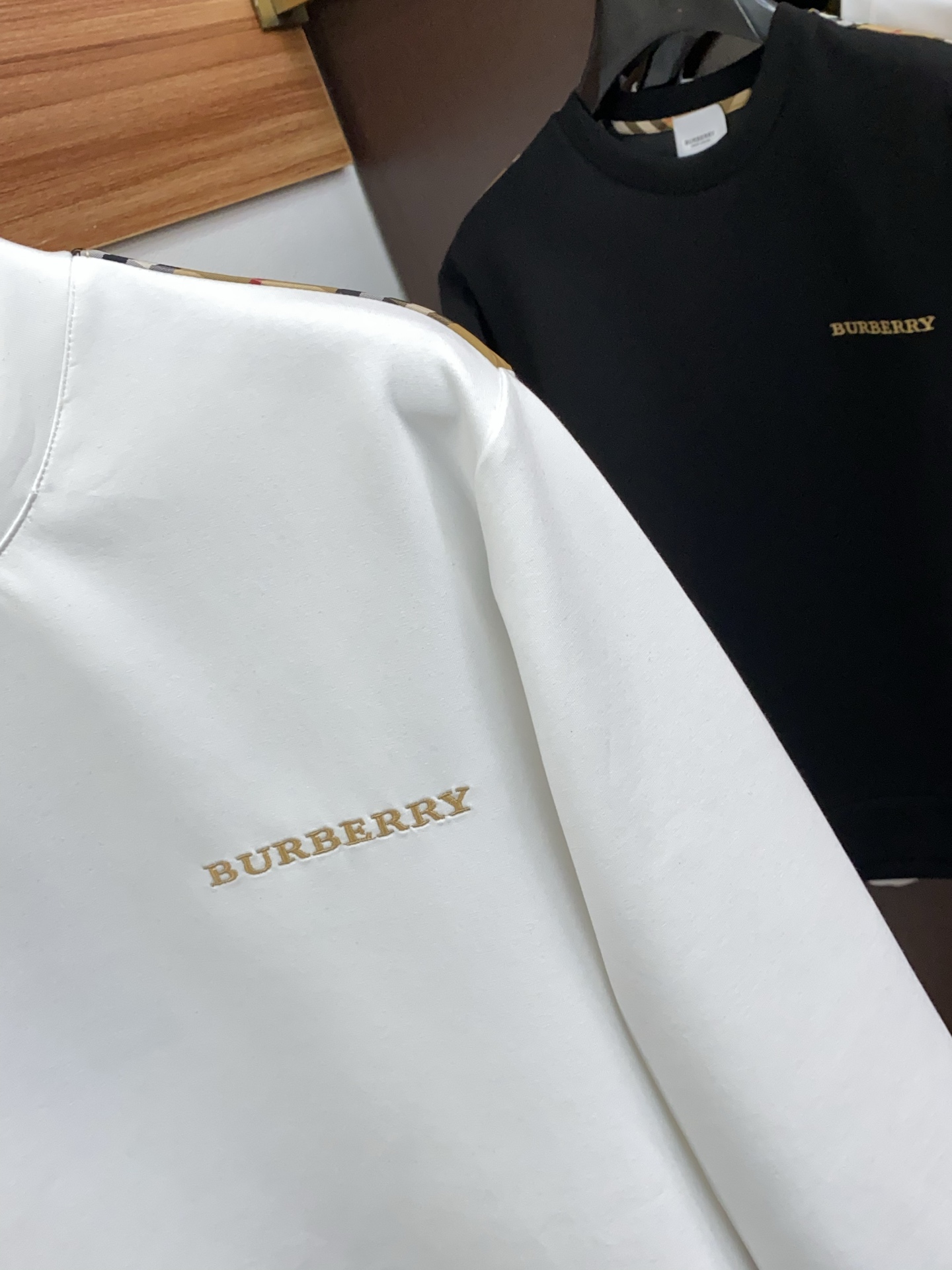 巴宝莉 2025秋冬新品，男士基础款圆领长袖T恤打底衫！贸易公司渠道稀出，同步GW发售，选用客供进口26