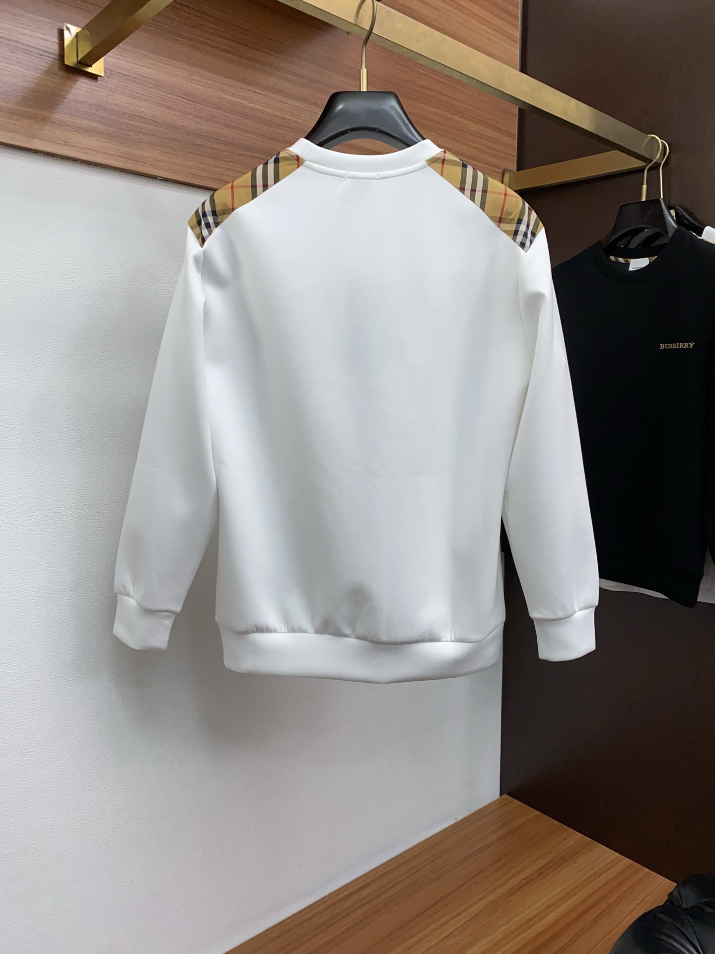 巴宝莉 2025秋冬新品，男士基础款圆领长袖T恤打底衫！贸易公司渠道稀出，同步GW发售，选用客供进口26