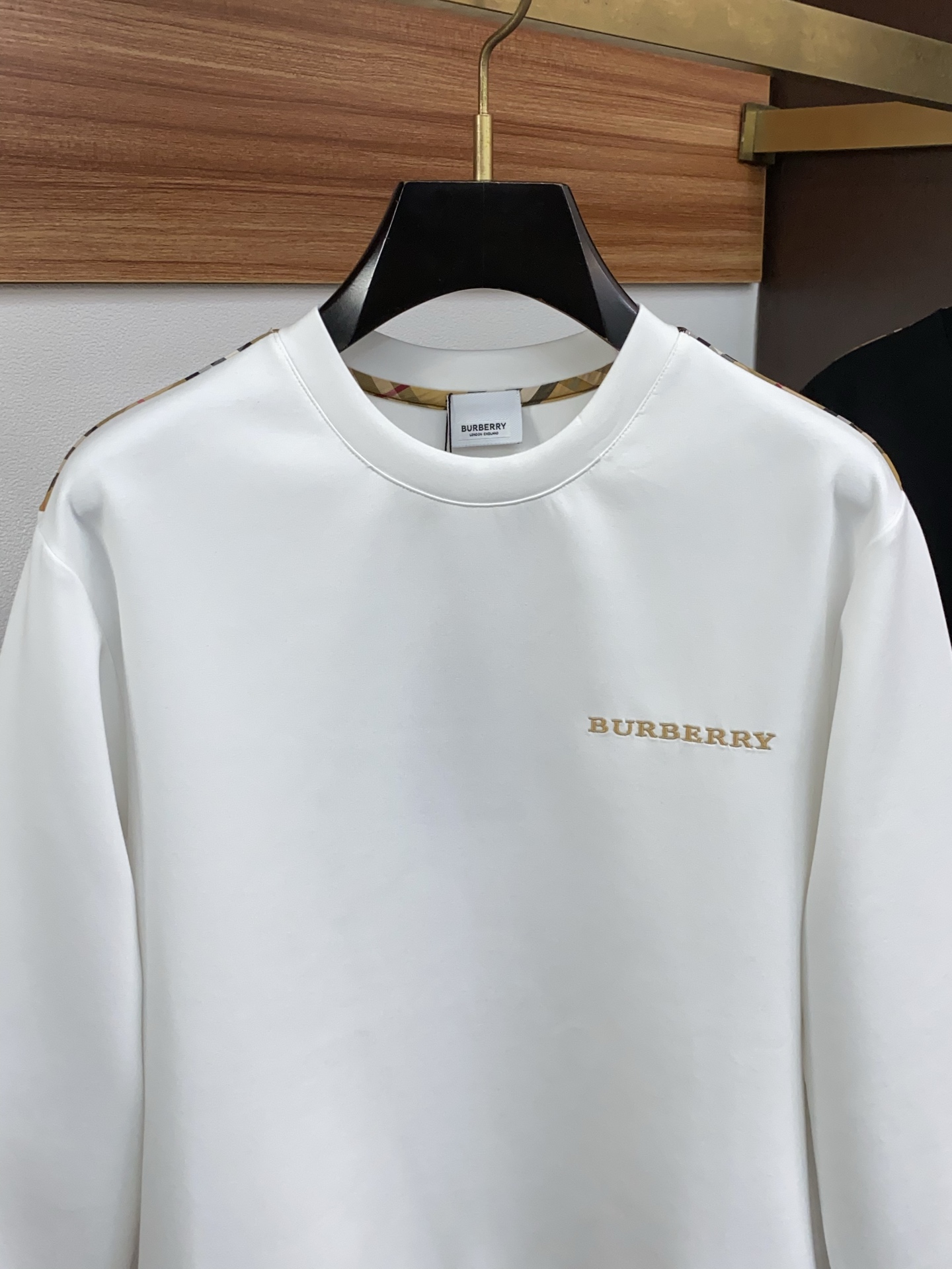 巴宝莉 2025秋冬新品，男士基础款圆领长袖T恤打底衫！贸易公司渠道稀出，同步GW发售，选用客供进口26