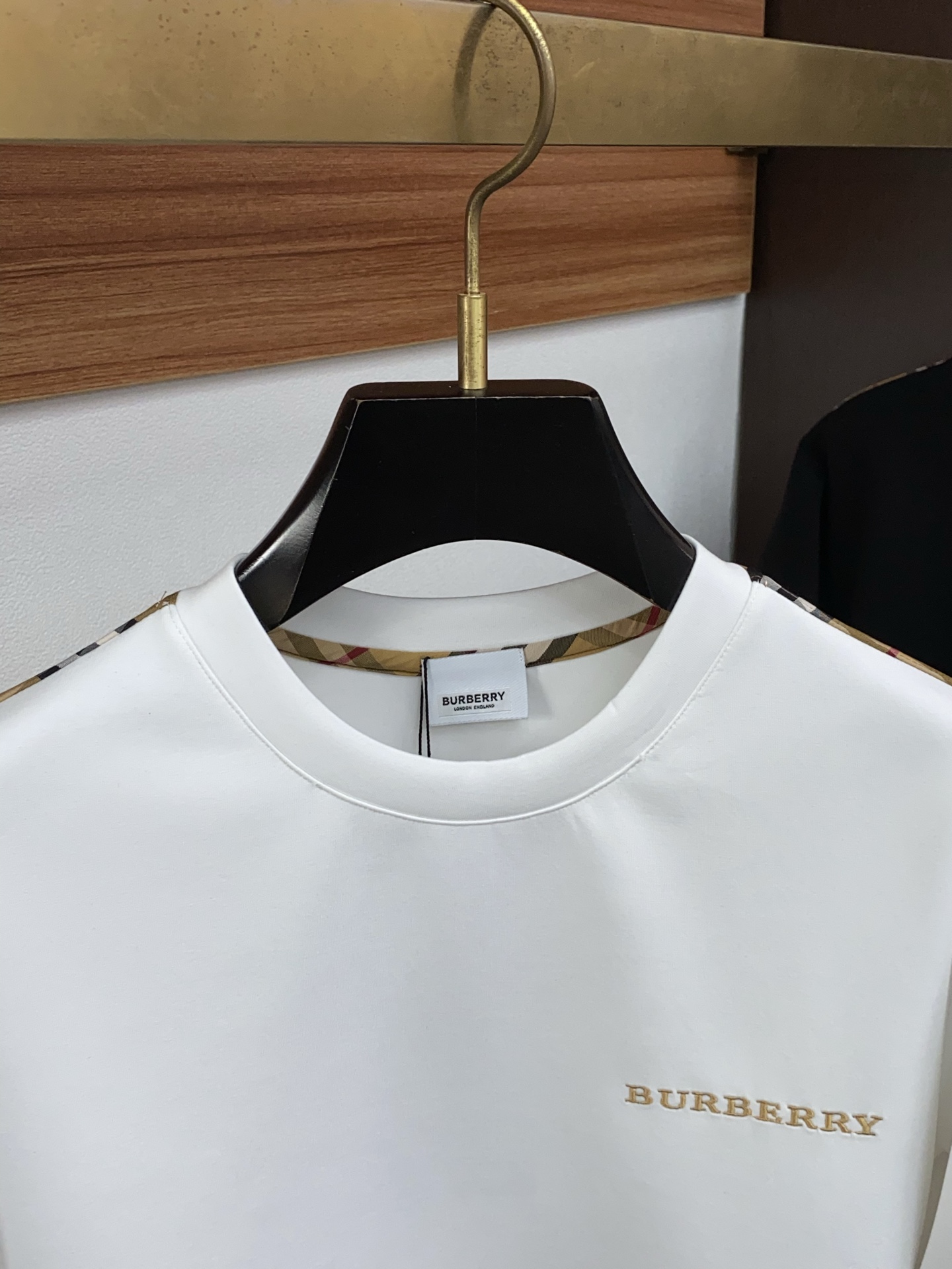 巴宝莉 2025秋冬新品，男士基础款圆领长袖T恤打底衫！贸易公司渠道稀出，同步GW发售，选用客供进口26