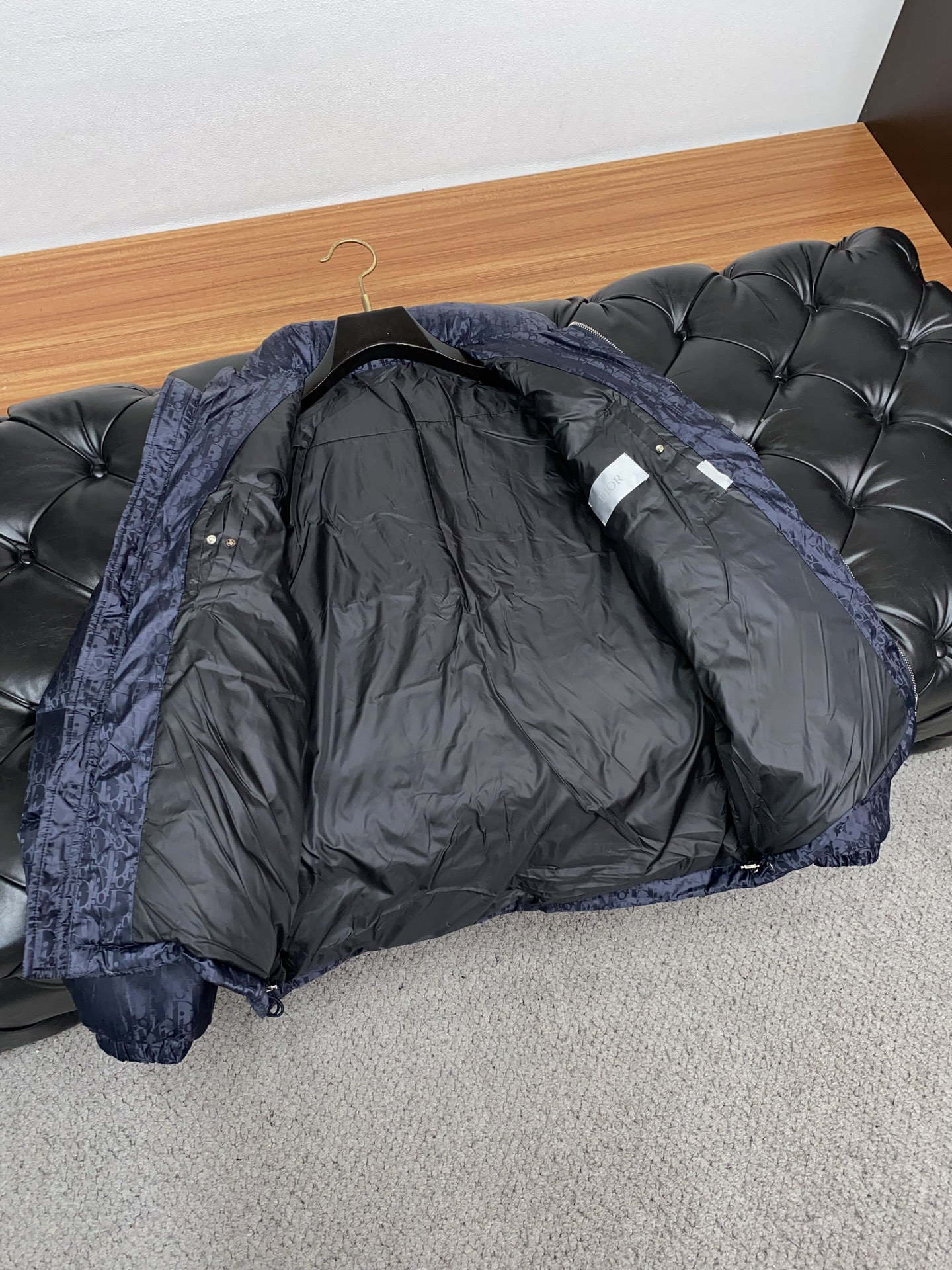 迪奥 25ss最新品 羽绒服夹克外套，设计帅气有型！百搭必备单品，时尚潮牌， 轻松营造酷帅氛围感 ，高级