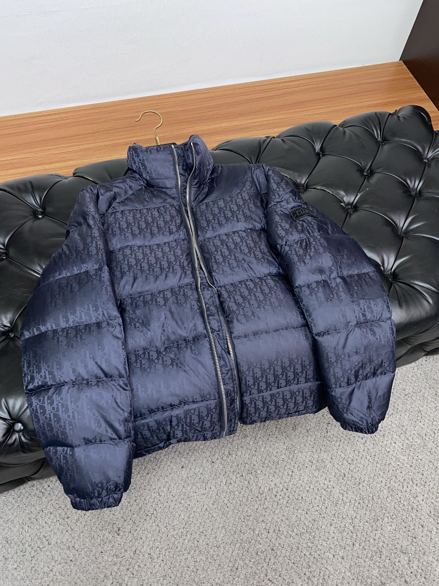 迪奥 25ss最新品 羽绒服夹克外套，设计帅气有型！百搭必备单品，时尚潮牌， 轻松营造酷帅氛围感 ，高级