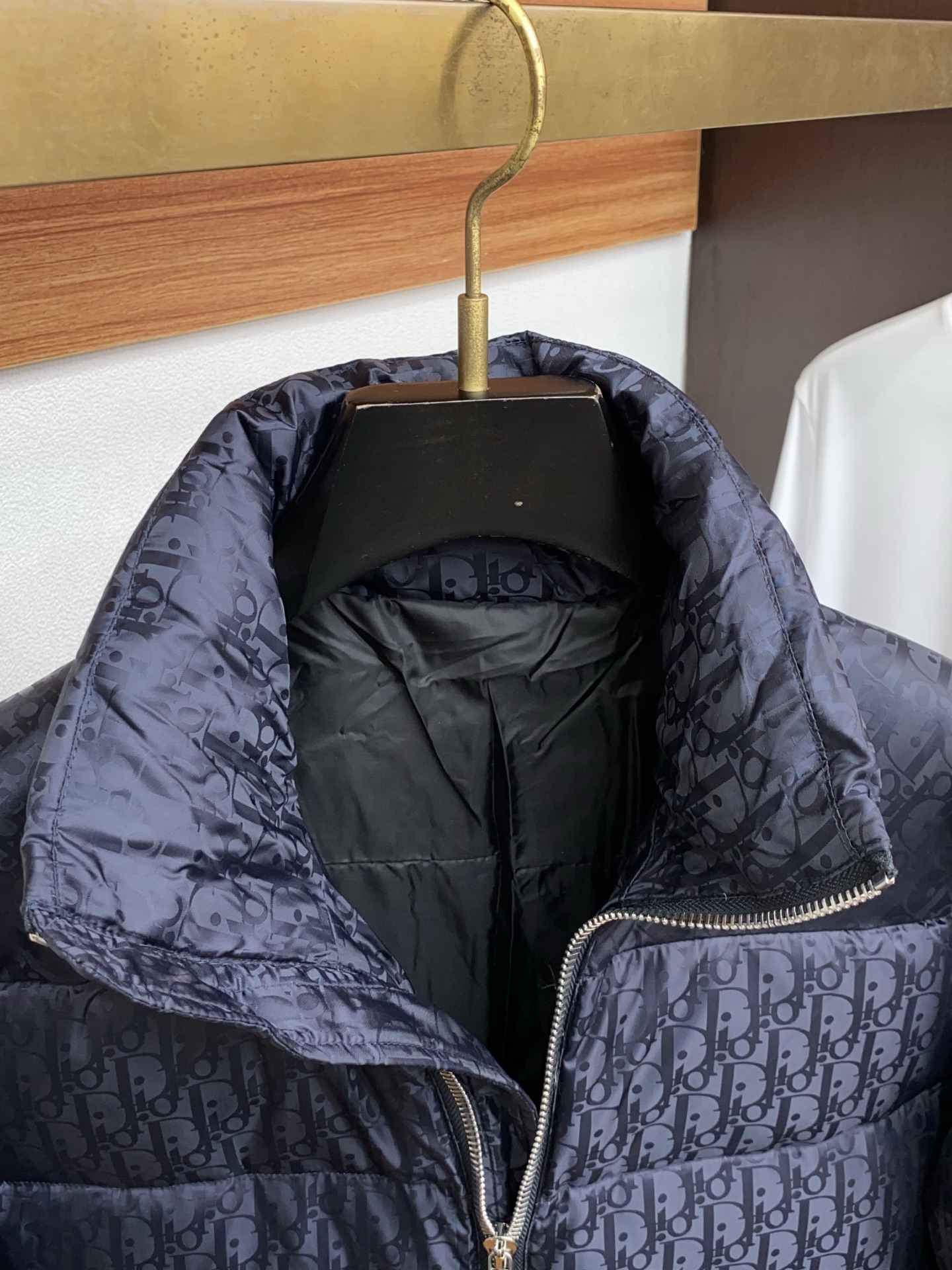 迪奥 25ss最新品 羽绒服夹克外套，设计帅气有型！百搭必备单品，时尚潮牌， 轻松营造酷帅氛围感 ，高级