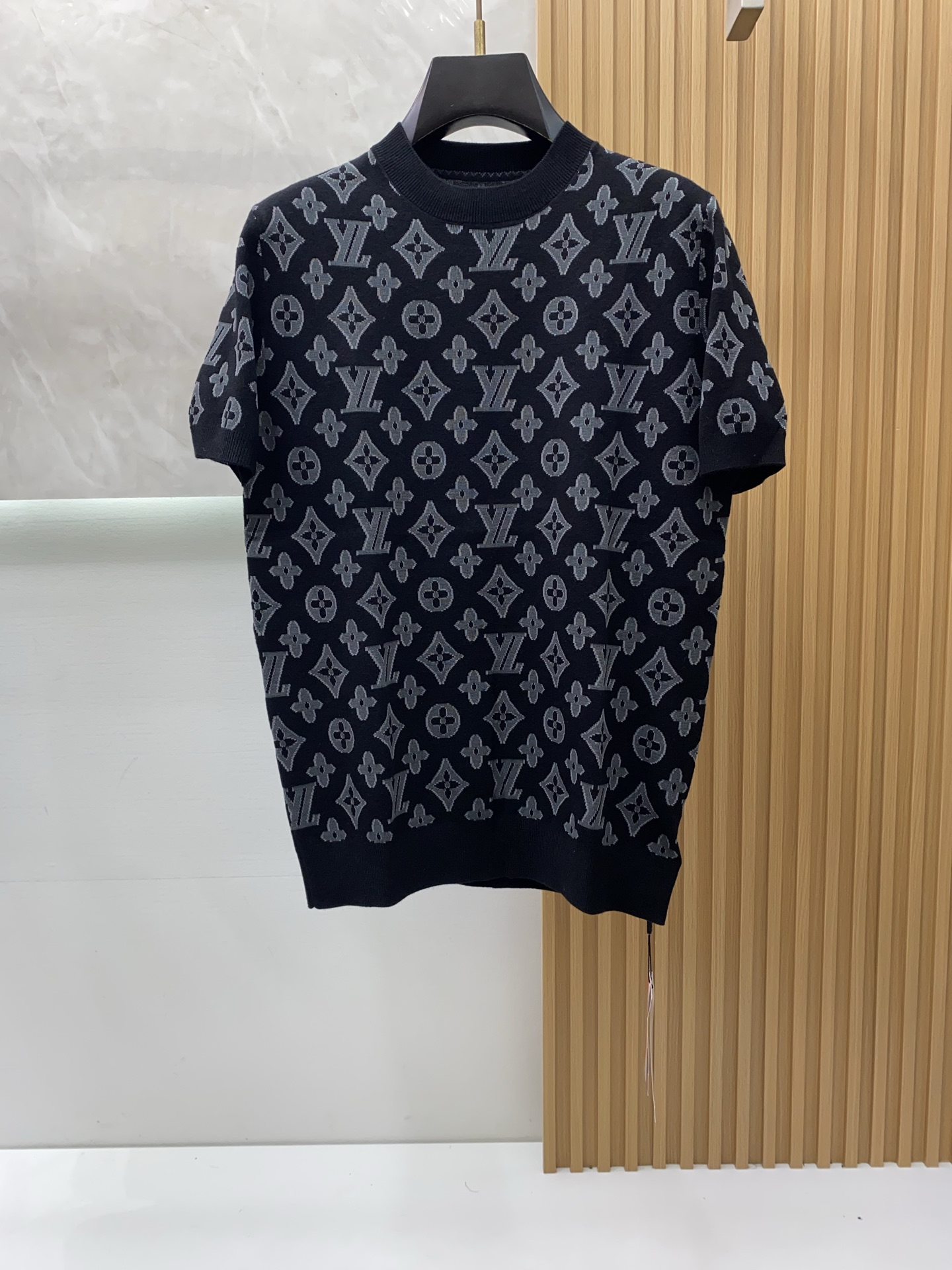 1v路易威登 重磅推荐！2025aw秋冬新款 专柜同步 圆领毛衣短袖时尚经典基础款本色针织 大牌元素lo
