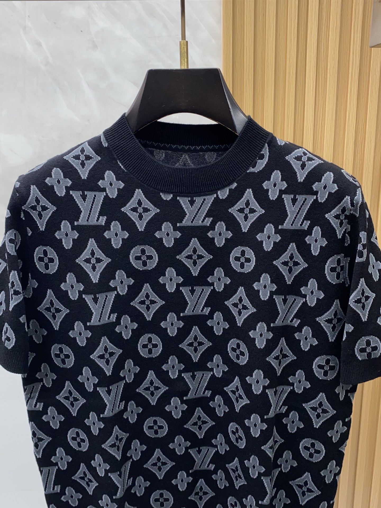 1v路易威登 重磅推荐！2025aw秋冬新款 专柜同步 圆领毛衣短袖时尚经典基础款本色针织 大牌元素lo