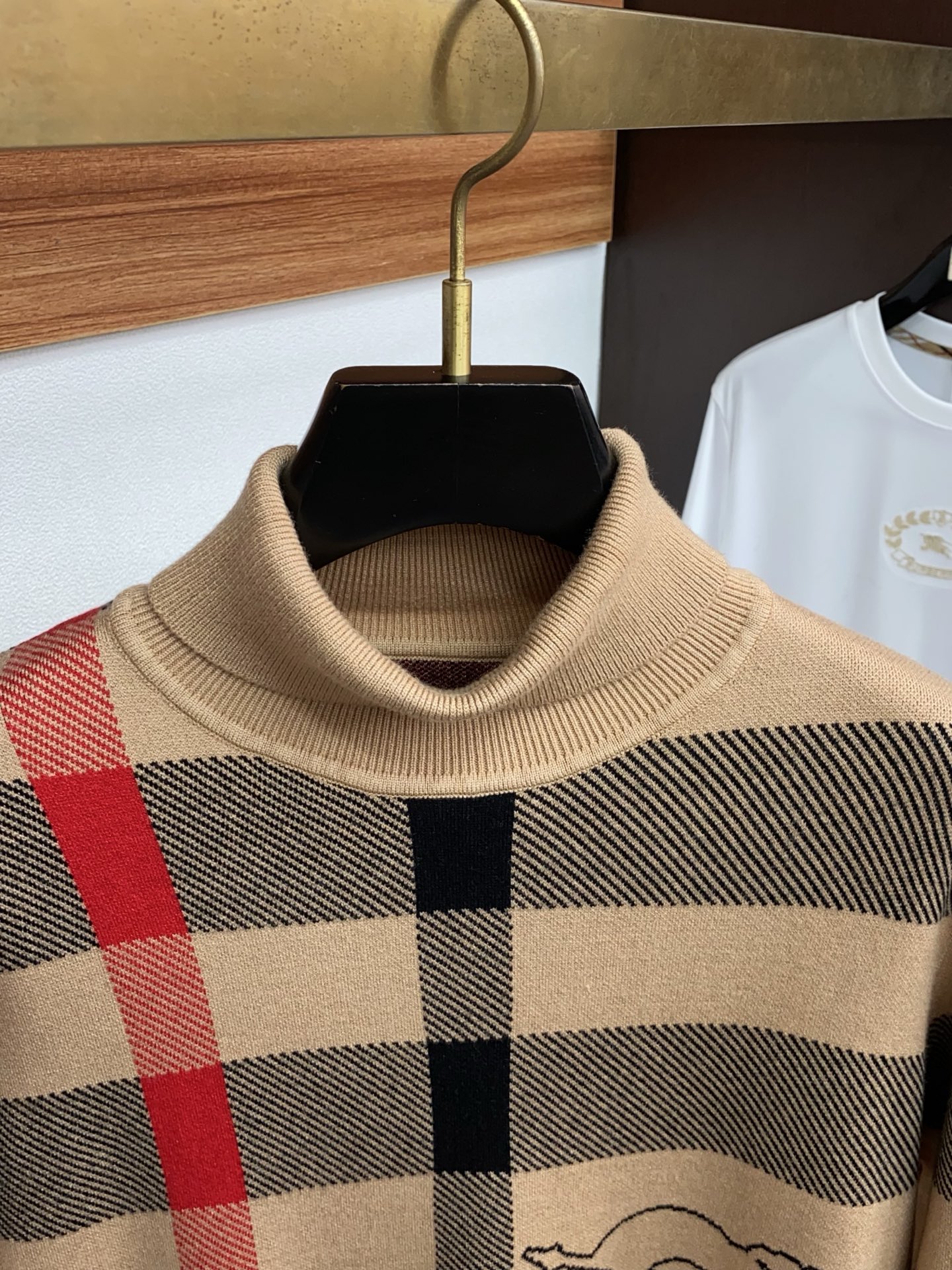 巴宝莉 重磅推荐！2025aw秋冬新款 高领毛衣 专柜同步 时尚经典基础款本色针织 大牌元素logo 秋