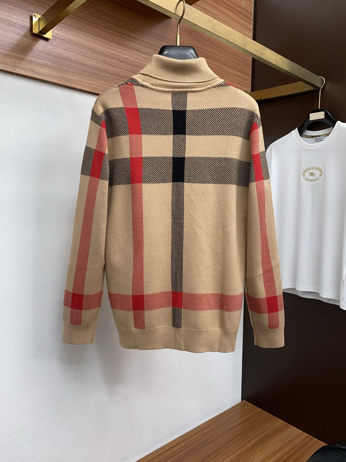 巴宝莉 重磅推荐！2025aw秋冬新款 高领毛衣 专柜同步 时尚经典基础款本色针织 大牌元素logo 秋