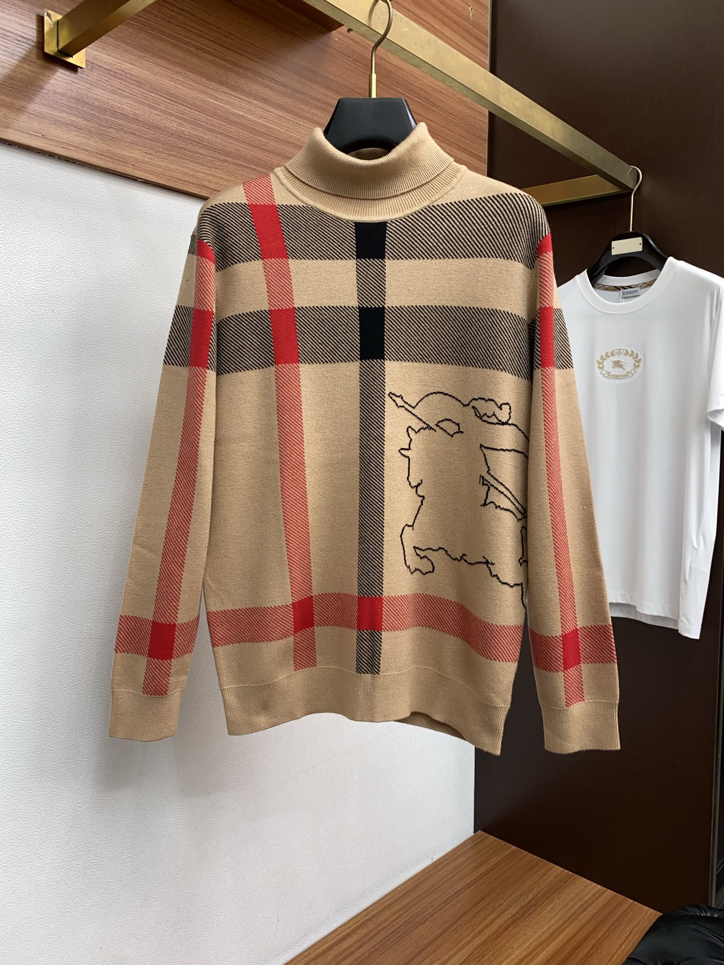 巴宝莉 重磅推荐！2025aw秋冬新款 高领毛衣 专柜同步 时尚经典基础款本色针织 大牌元素logo 秋