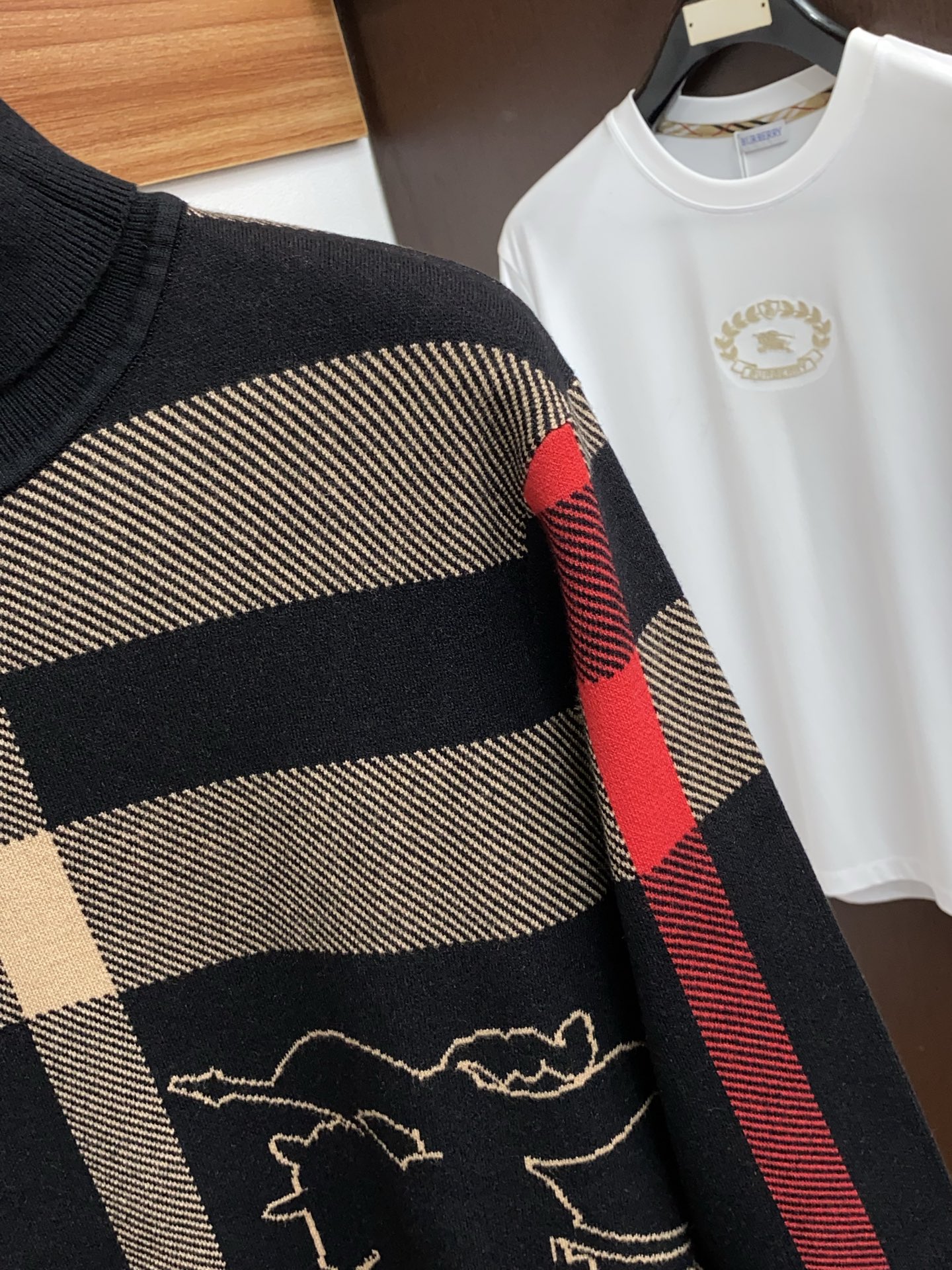 巴宝莉 高领毛衣 重磅推荐！2025aw秋冬新款 专柜同步 时尚经典基础款本色针织 大牌元素logo 秋