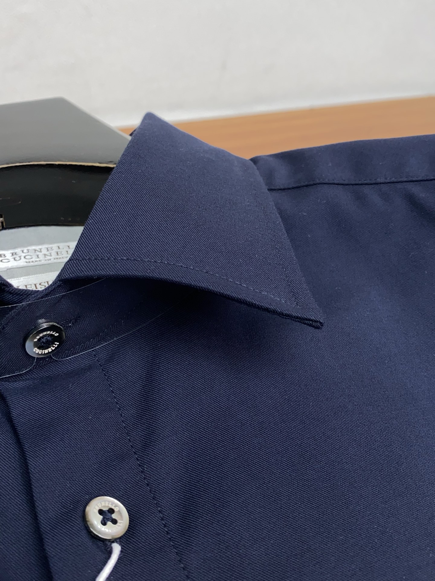 BC 男士商务休闲长袖衬衫.官方同步系列！颇具意大利典型风格的时装，在面料选取和工艺方面都相当考究，极符