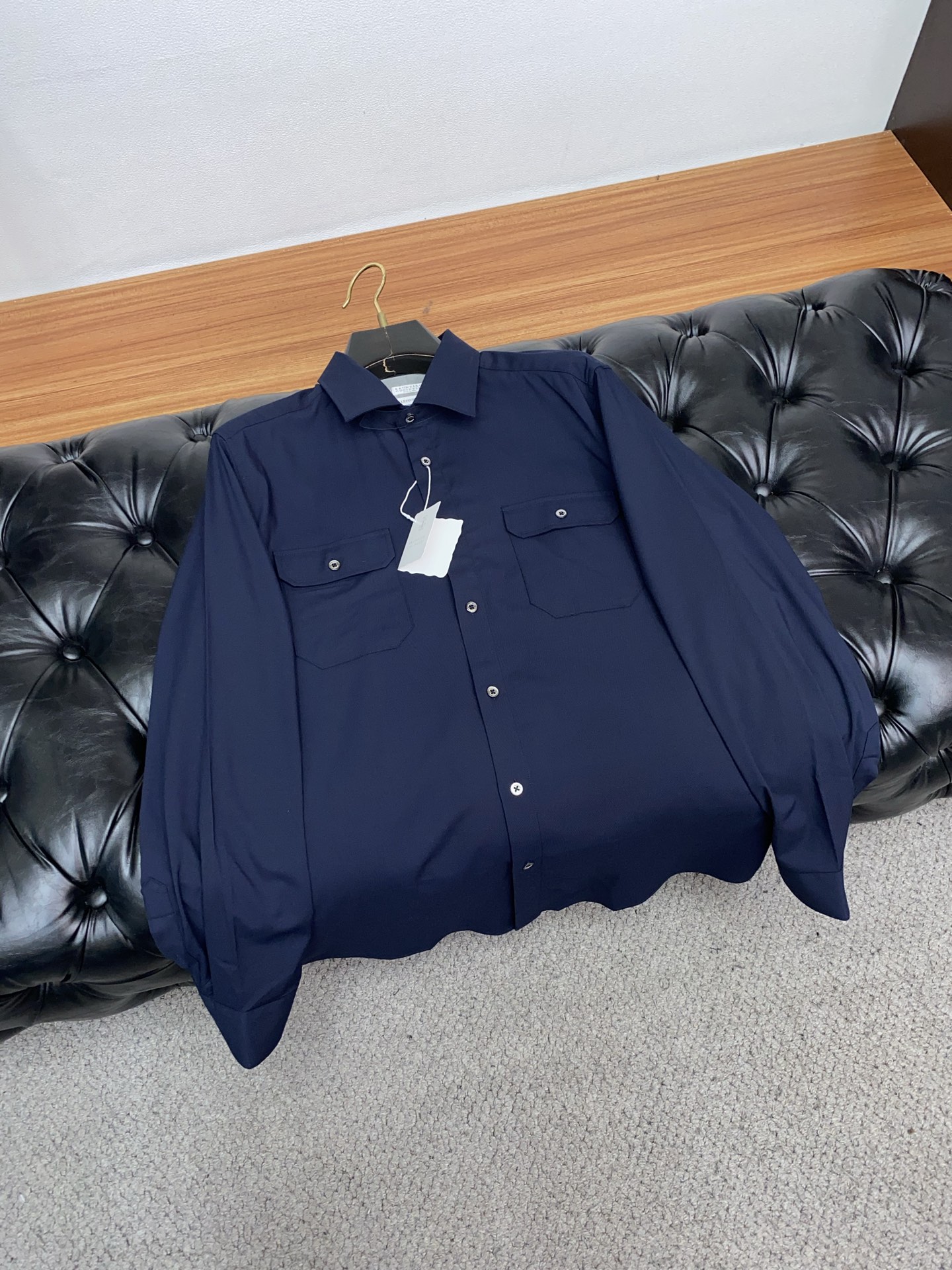 BC 男士商务休闲长袖衬衫.官方同步系列！颇具意大利典型风格的时装，在面料选取和工艺方面都相当考究，极符