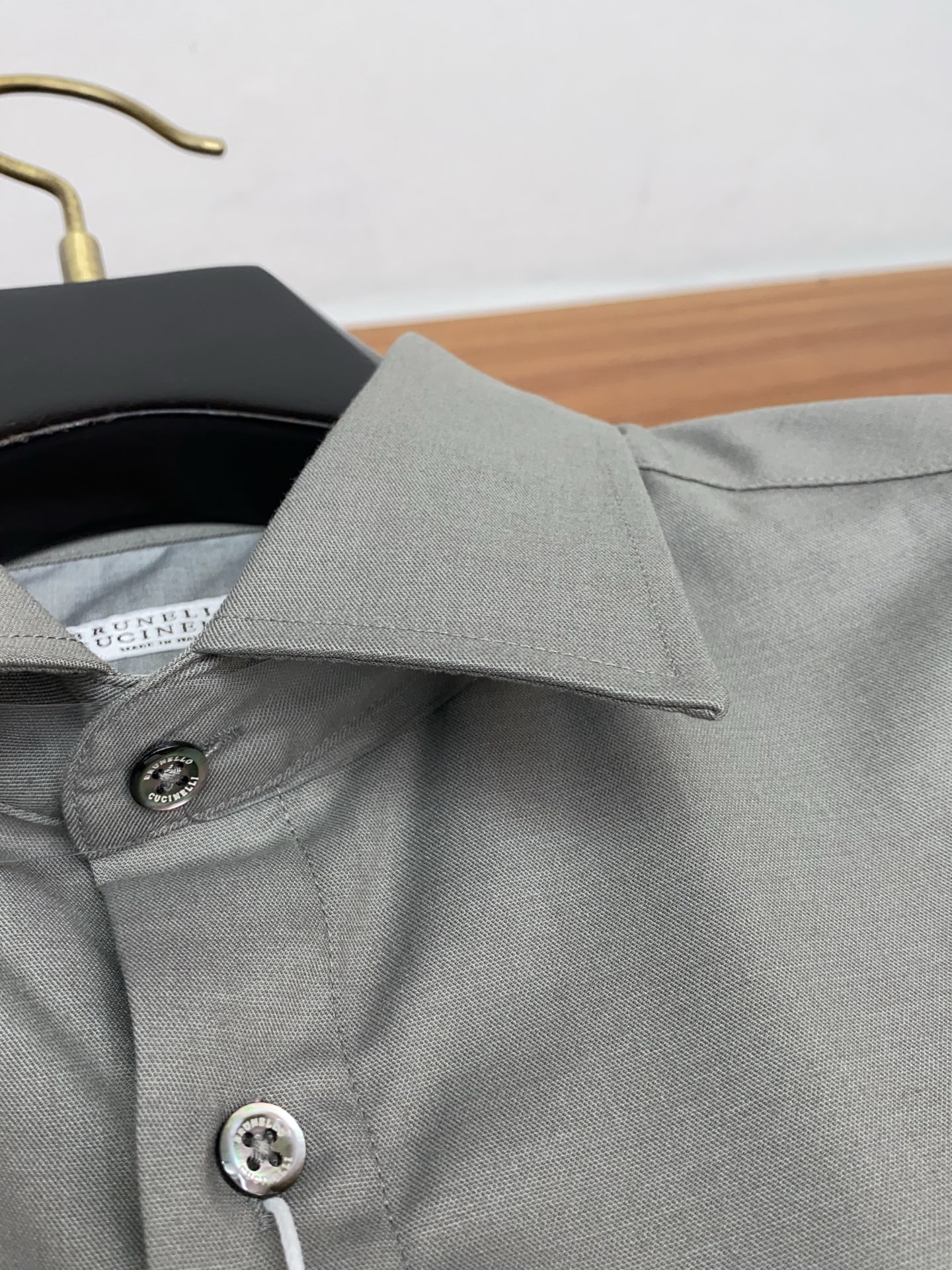 BC 男士商务休闲长袖衬衫.官方同步系列！颇具意大利典型风格的时装，在面料选取和工艺方面都相当考究，极符