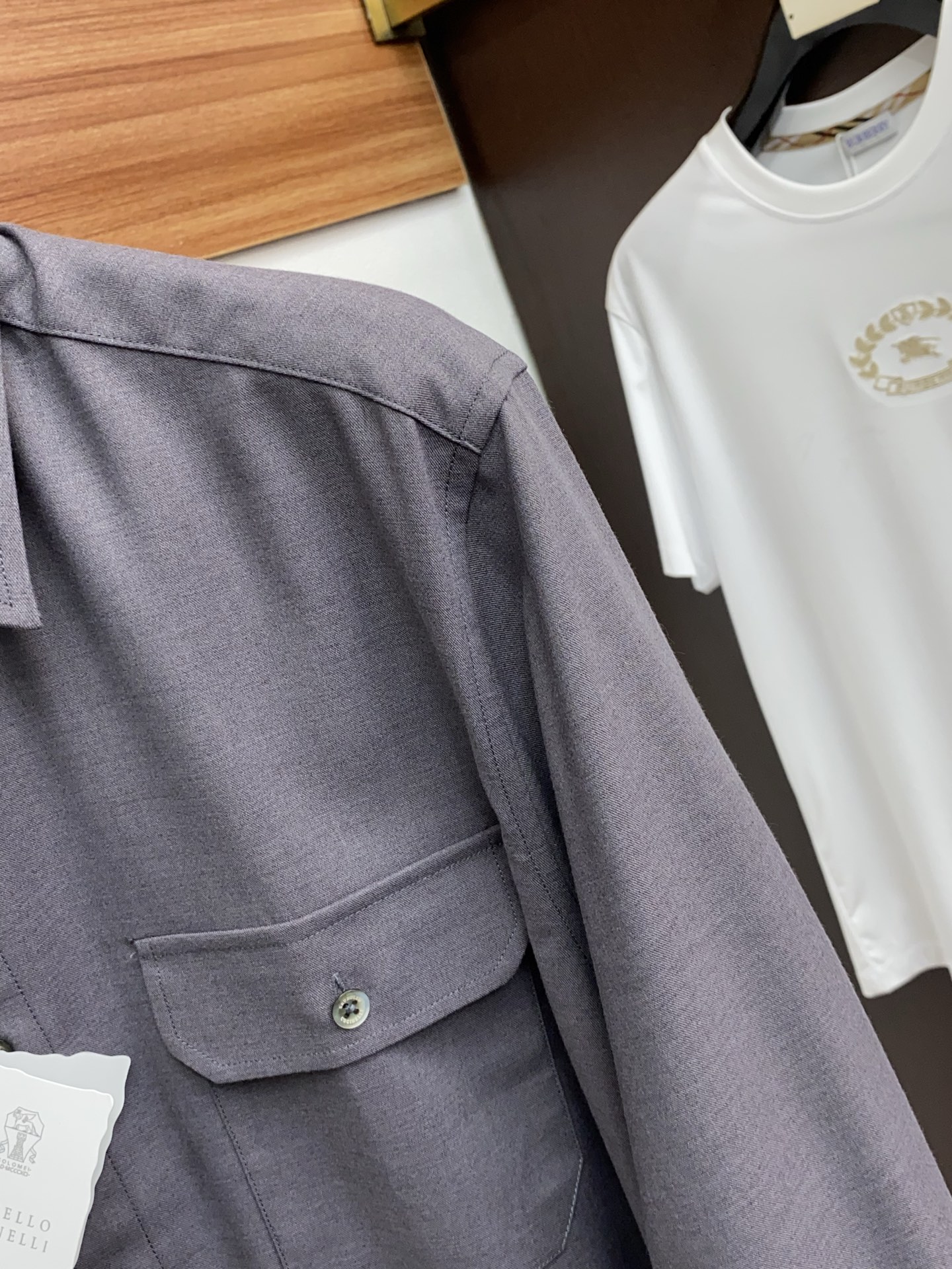 BC 男士商务休闲长袖衬衫.官方同步系列！颇具意大利典型风格的时装，在面料选取和工艺方面都相当考究，极符