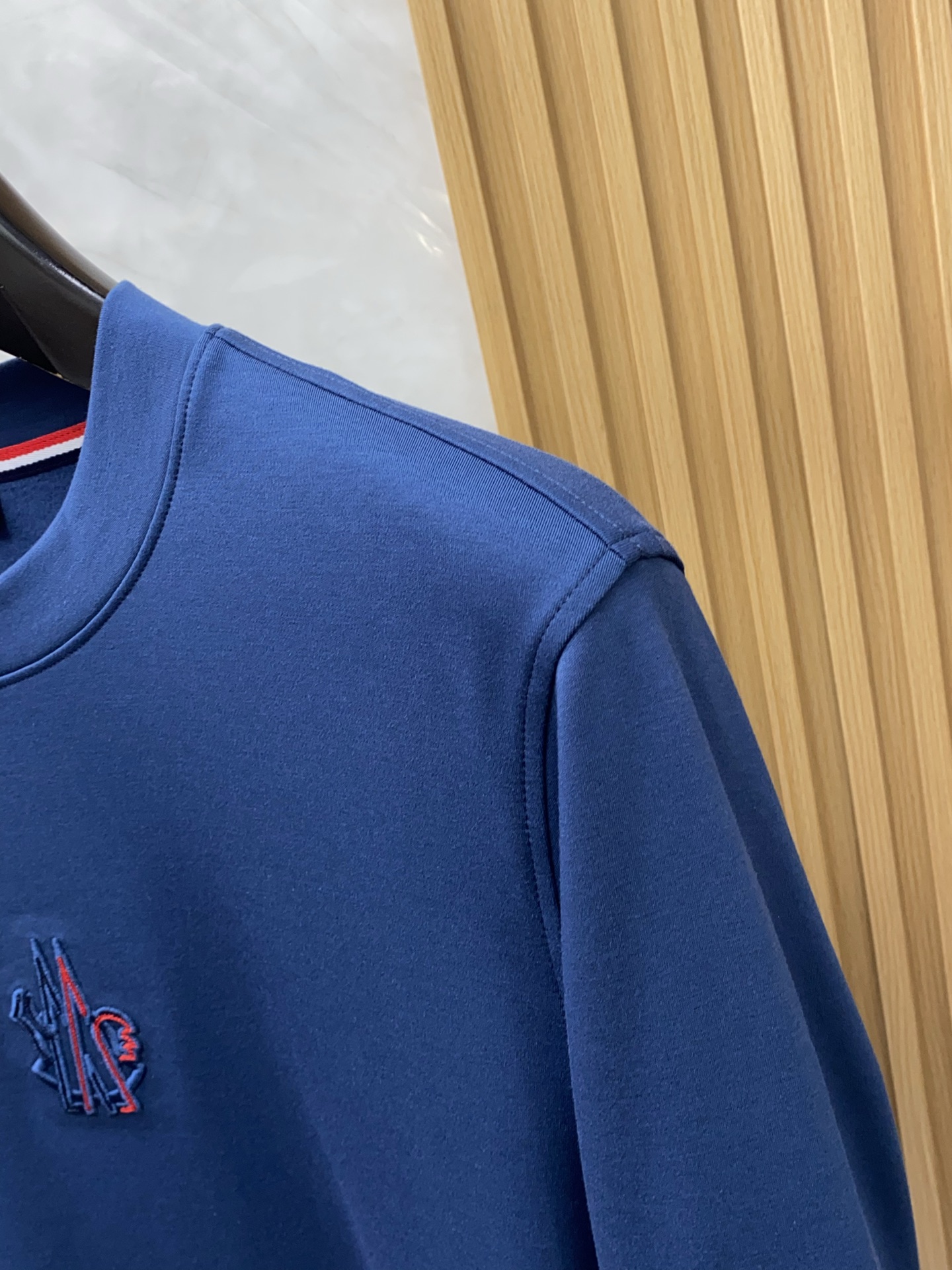 Moncler Long Sleeve Cotton T-Shirt with Embroidered Logo - Black 5 i1760710985591 5978 0 3