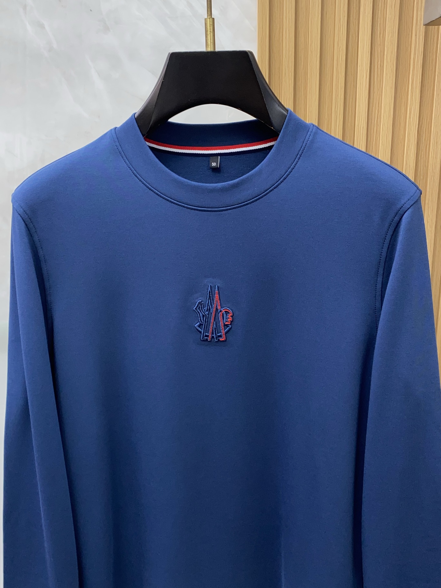 Moncler Long Sleeve Cotton T-Shirt with Embroidered Logo - Black 3 i1760710991134 7508 0 1