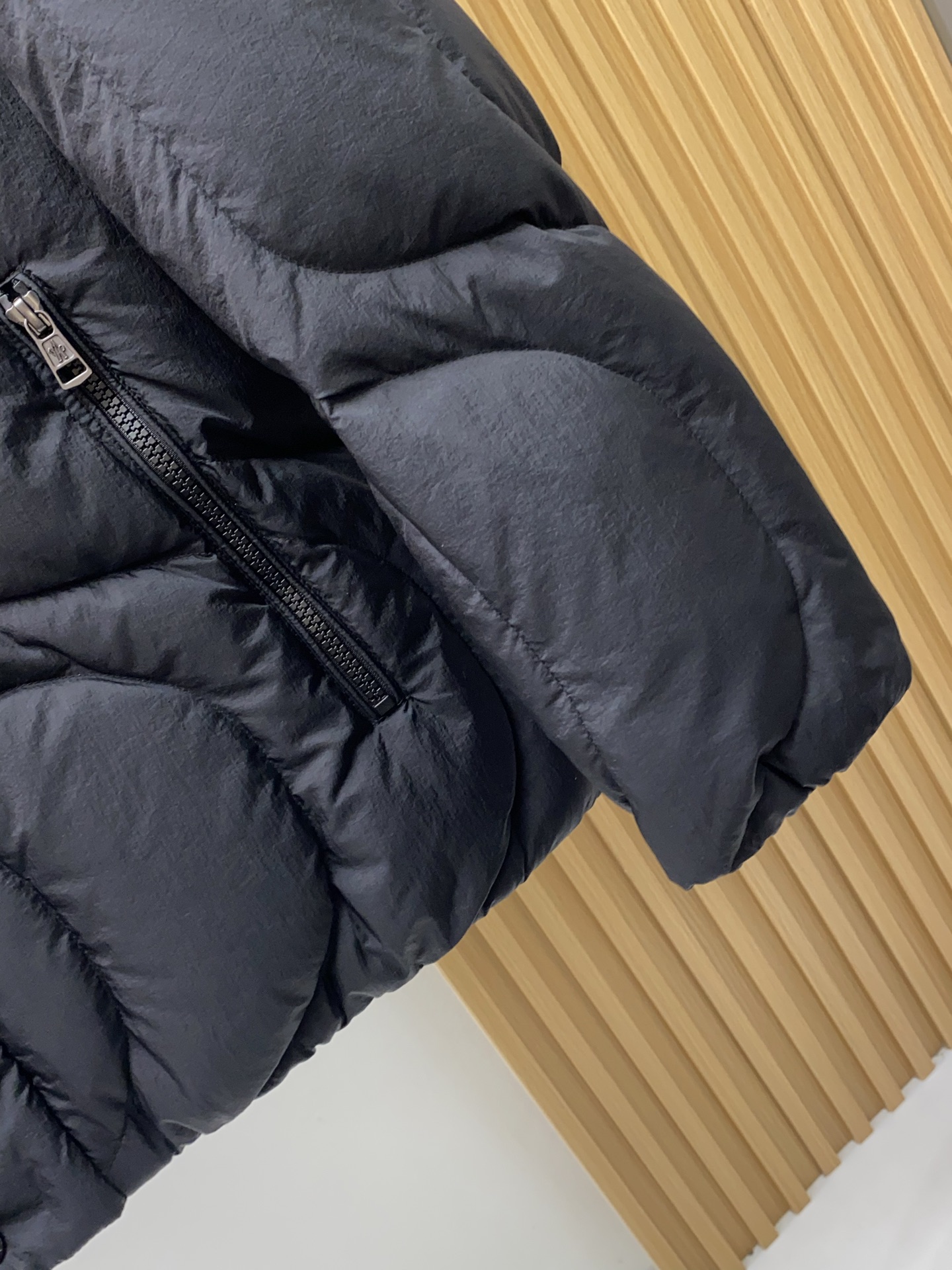 蒙口 25秋冬男士时尚原版专柜同步羽绒服 轻奢时尚休闲风格，轻盈保暖柔软！低调系列时尚百搭，就是有型！香