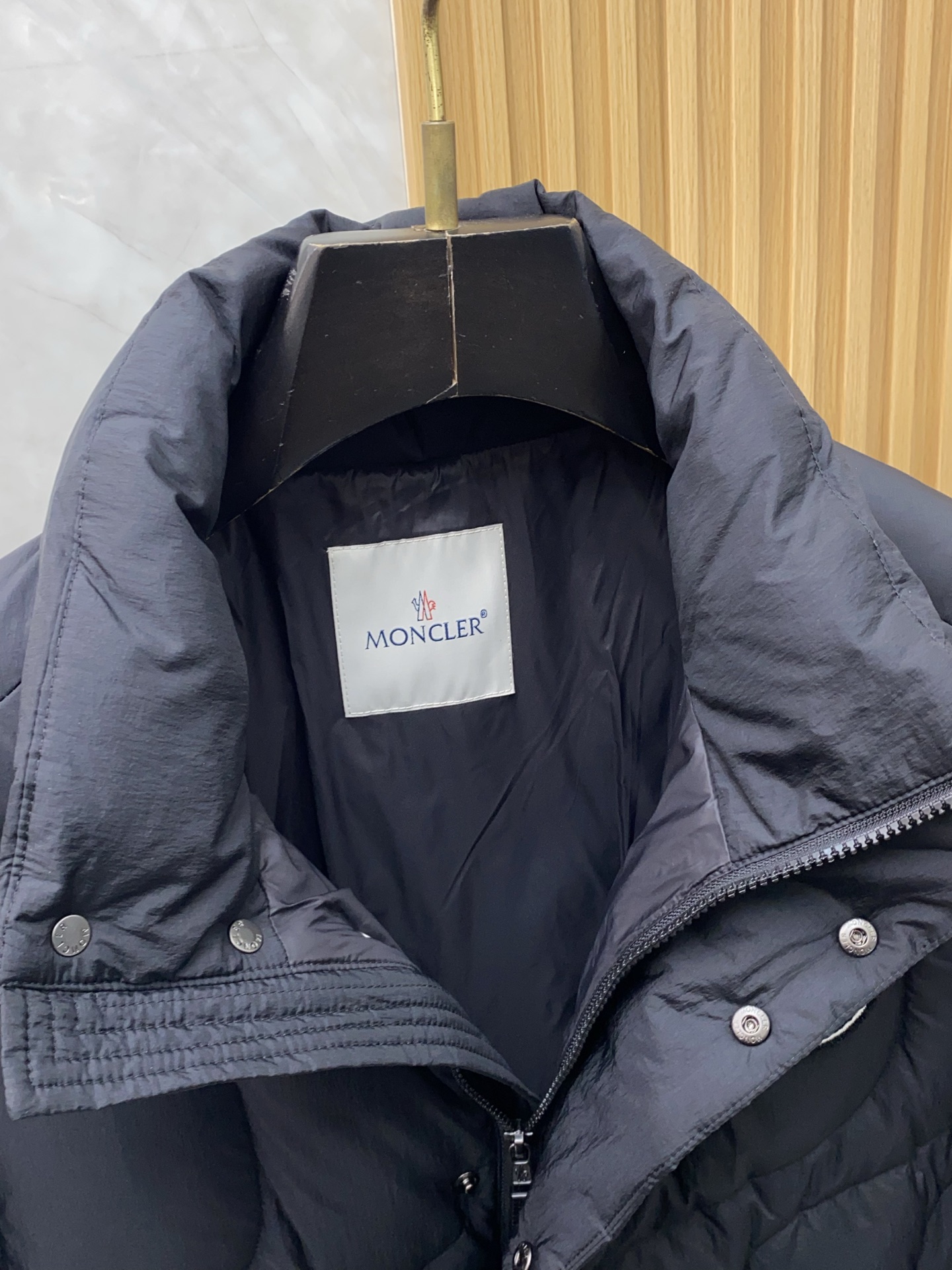 蒙口 25秋冬男士时尚原版专柜同步羽绒服 轻奢时尚休闲风格，轻盈保暖柔软！低调系列时尚百搭，就是有型！香