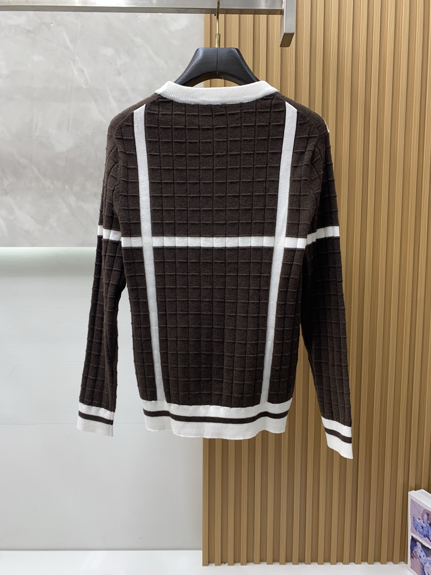 爱马仕 秋冬新款 专柜同步 时尚经典基础款提花拼色针织 秋冬必备款 采用羊毛混纺针织衫加厚毛衣，精致简洁