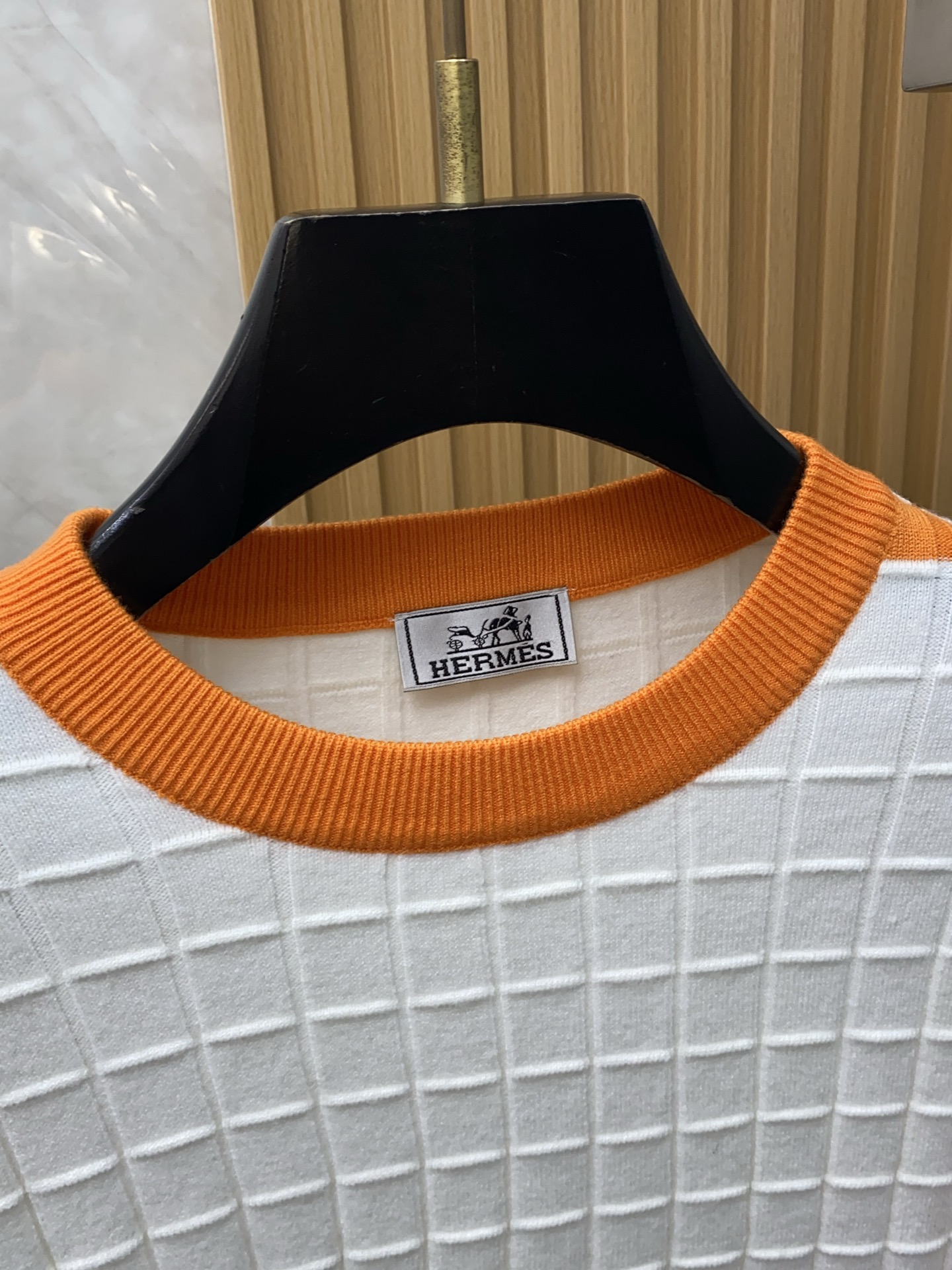 爱马仕 秋冬新款 专柜同步 时尚经典基础款提花拼色针织 秋冬必备款 采用羊毛混纺针织衫加厚毛衣，精致简洁