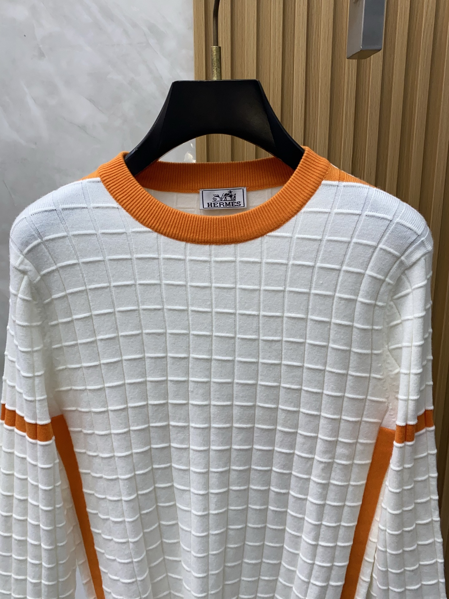 爱马仕 秋冬新款 专柜同步 时尚经典基础款提花拼色针织 秋冬必备款 采用羊毛混纺针织衫加厚毛衣，精致简洁