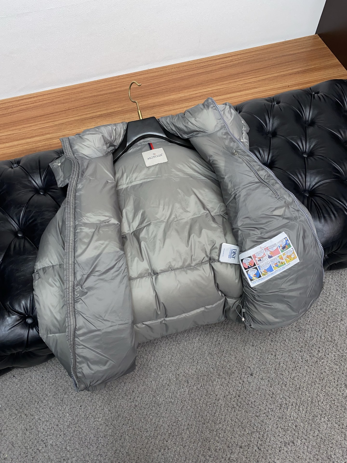 蒙口 秋冬最新原版 羽绒服内填充90白鸭绒 ，回弹性与保暖性兼圣品！这款采用国内客供顶级的尼龙织物面料面