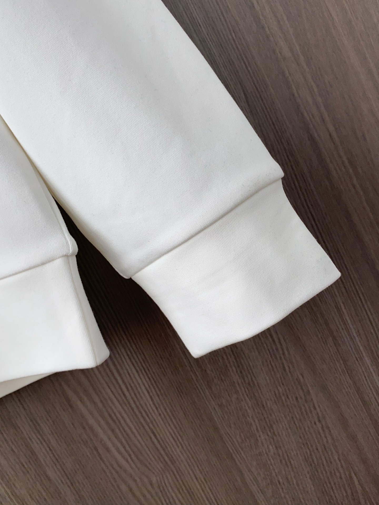 罗意威 2025 秋冬AW新品，时尚休闲打底加厚长袖卫衣专柜同步有售，进口加厚莫戴尔长绒棉拉绒面料，工艺